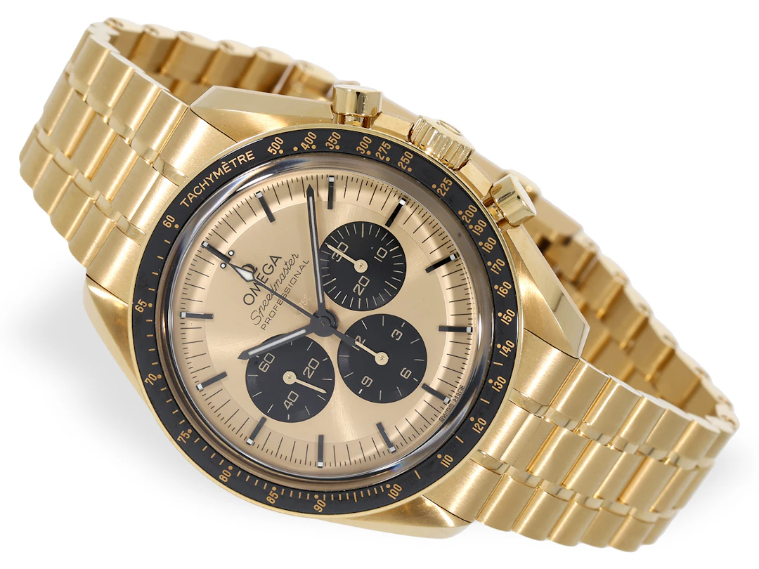 Wristwatch: Omega Speedmaster Co-Axial Chronometer in 18K gold, full