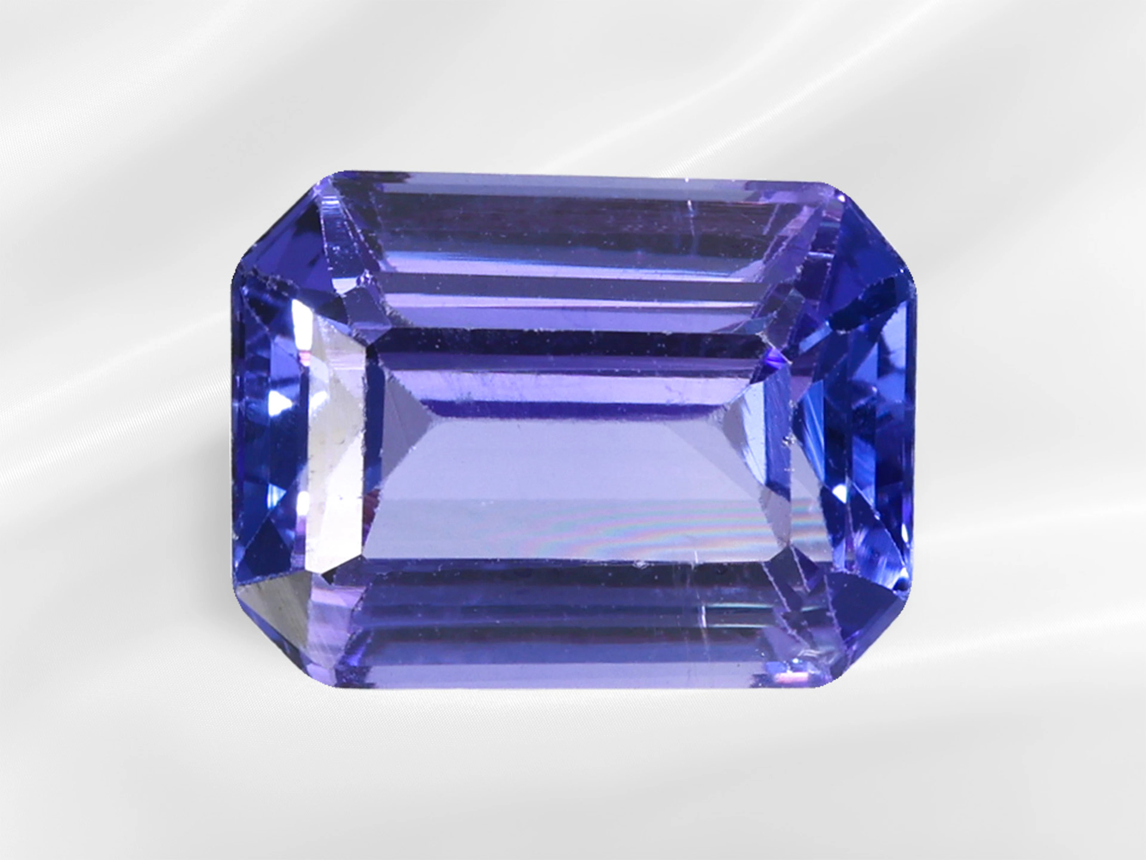 3.10 ct tanzanite in an octagon cut, fine AAA quality