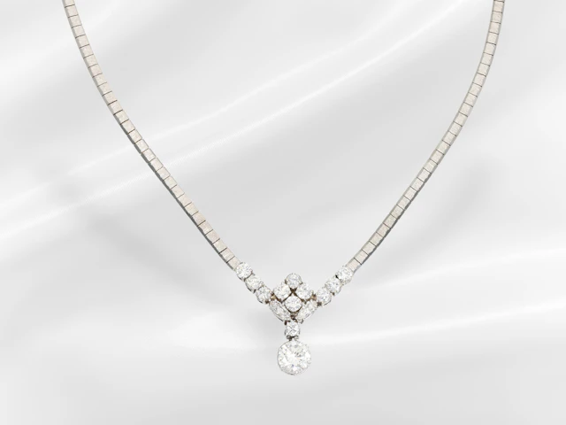 Necklace: delicate vintage white gold centre-piece necklace, ca. 2.1