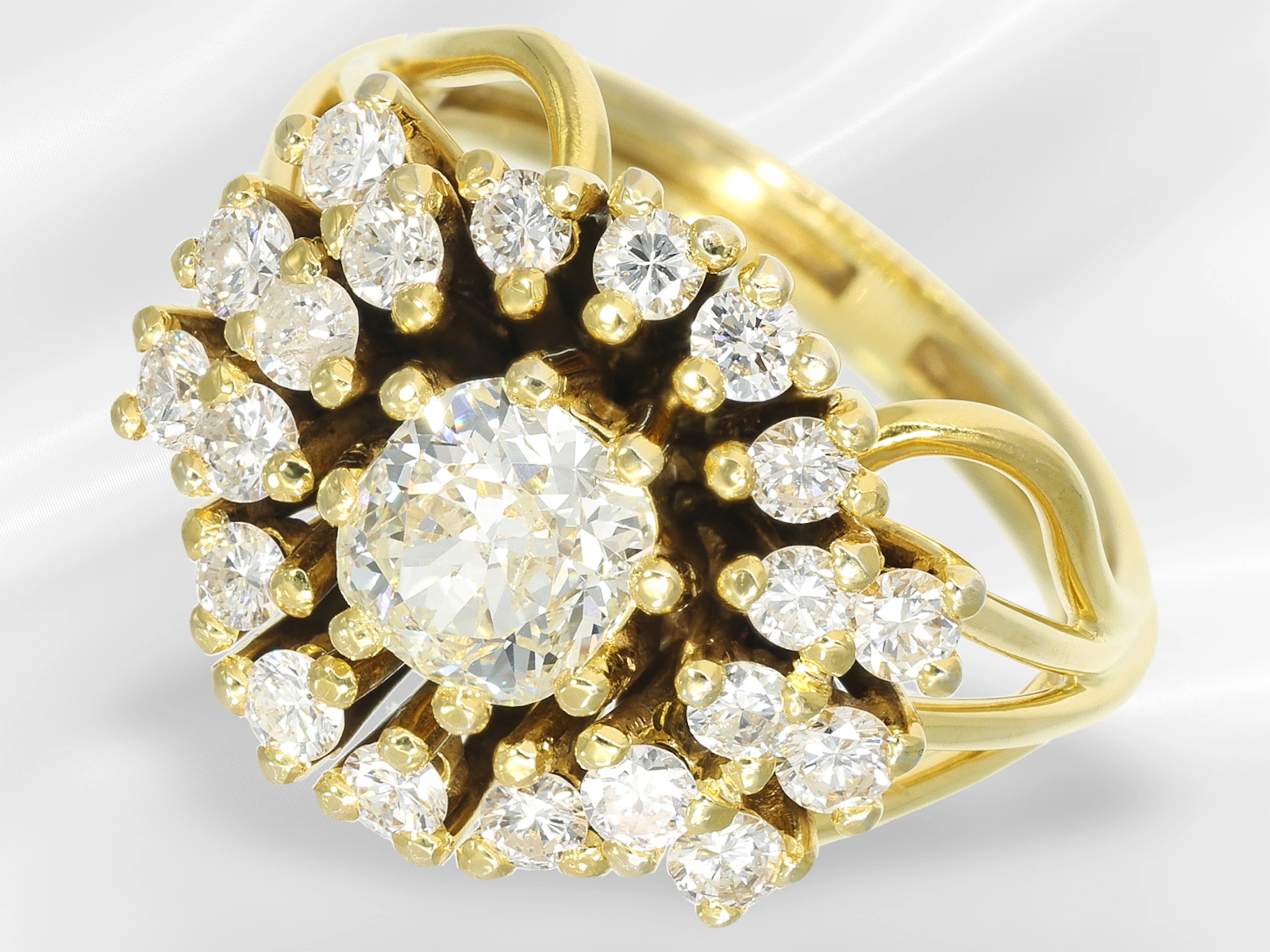 Ring: vintage brilliant-cut diamond goldsmith's ring, beautiful old-cut