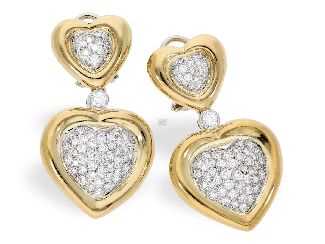 Earrings: highly decorative and intricately crafted vintage brilliant-cut
