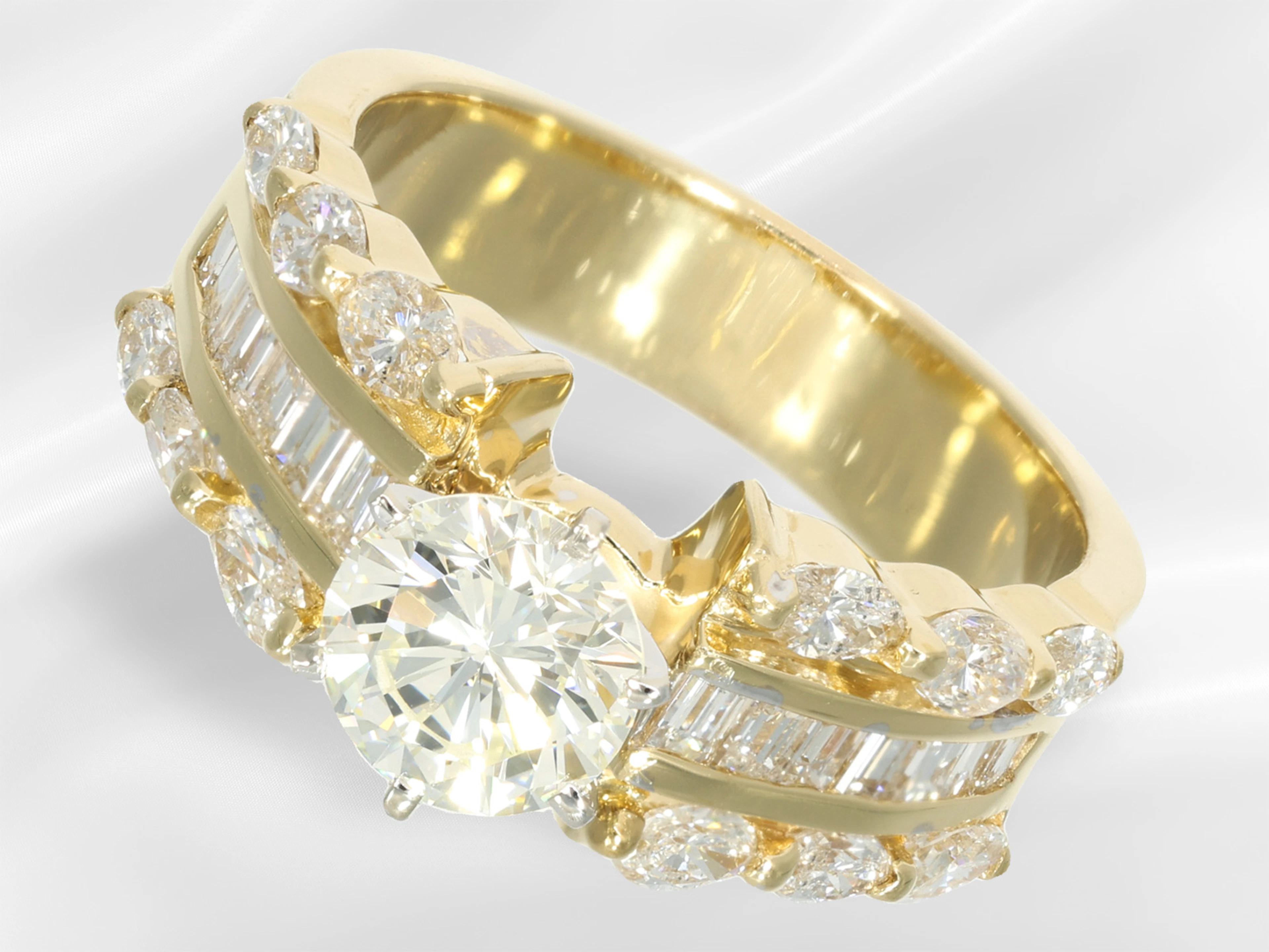 Ring: vintage gold diamond/brilliant-cut goldsmith's ring, beautiful