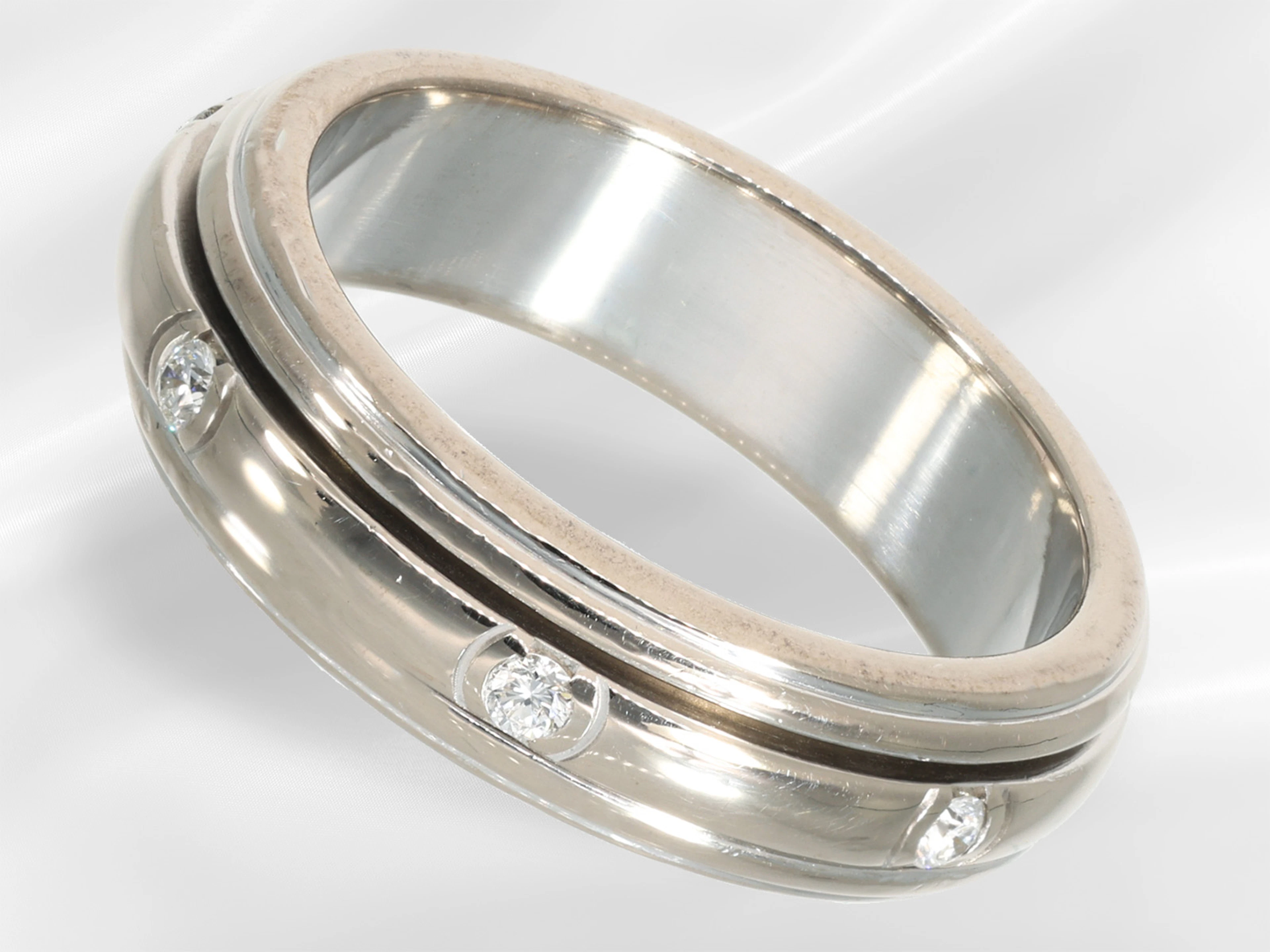 Ring: high-quality brilliant-cut diamond goldsmith's ring by Piaget