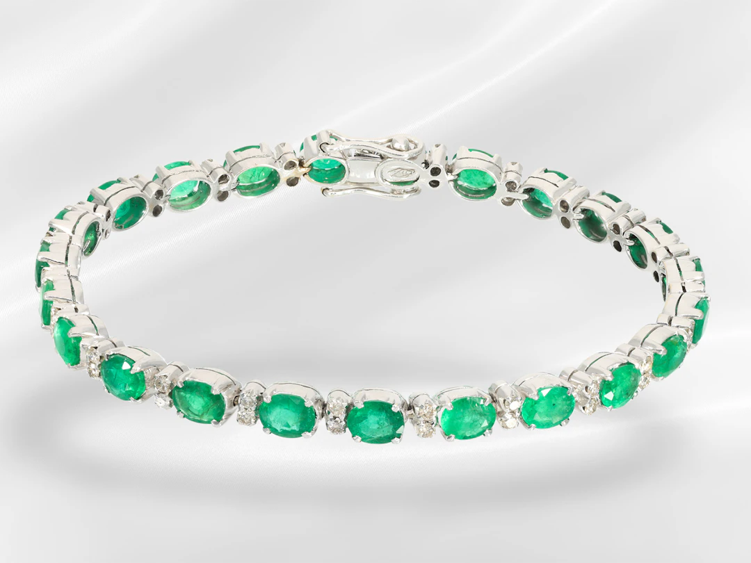 Bracelet: vintage emerald and brilliant-cut diamond goldsmith’s bracelet