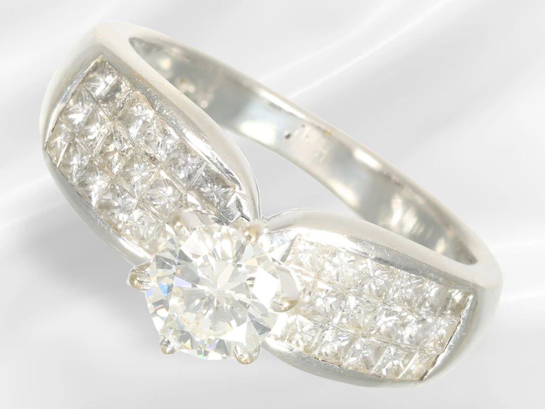 Ring: vintage white gold goldsmith's ring set with a brilliant-cut