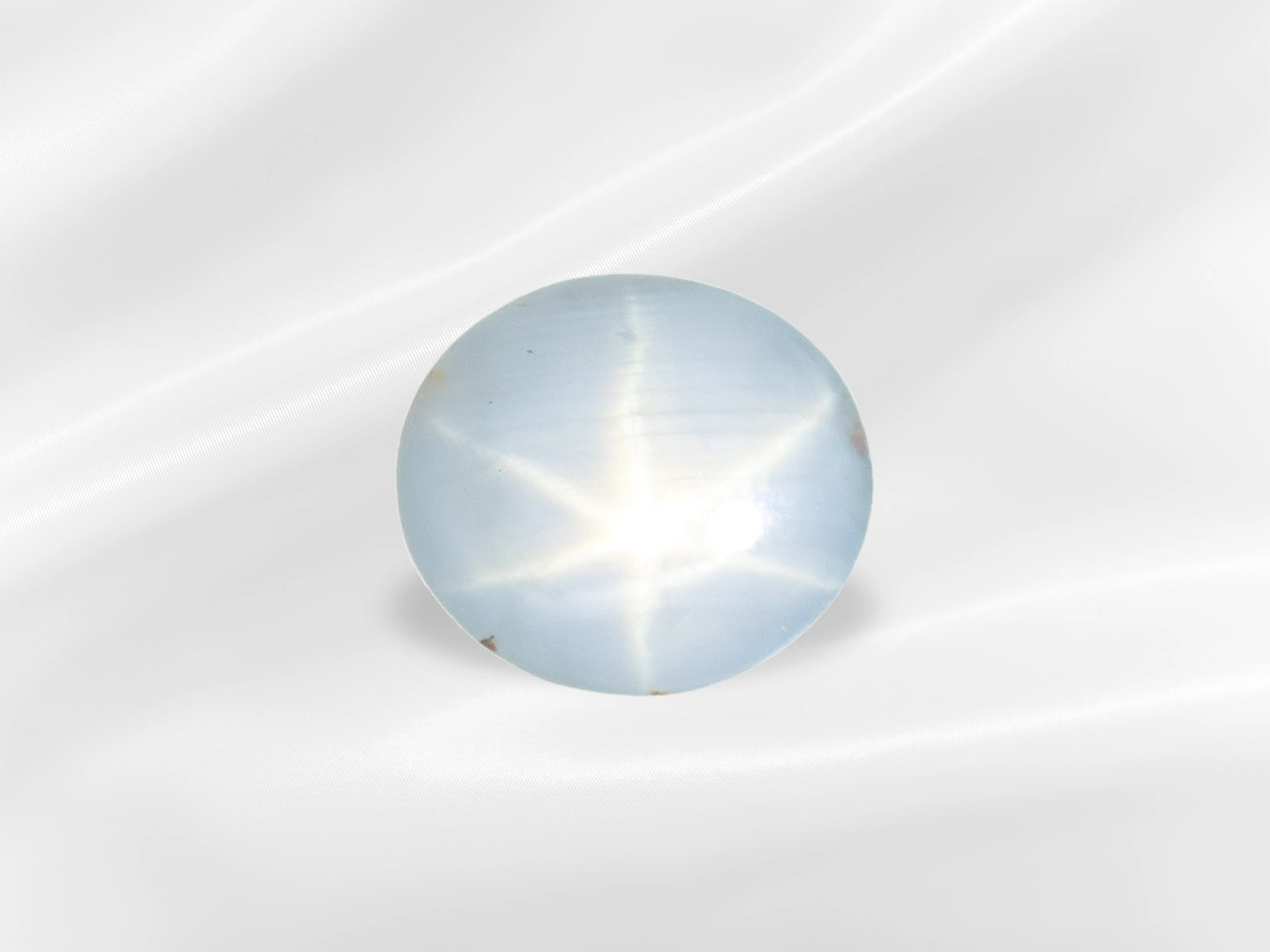 Sapphire: grey/blue natural star sapphire cabochon, ca. 3.15 ct