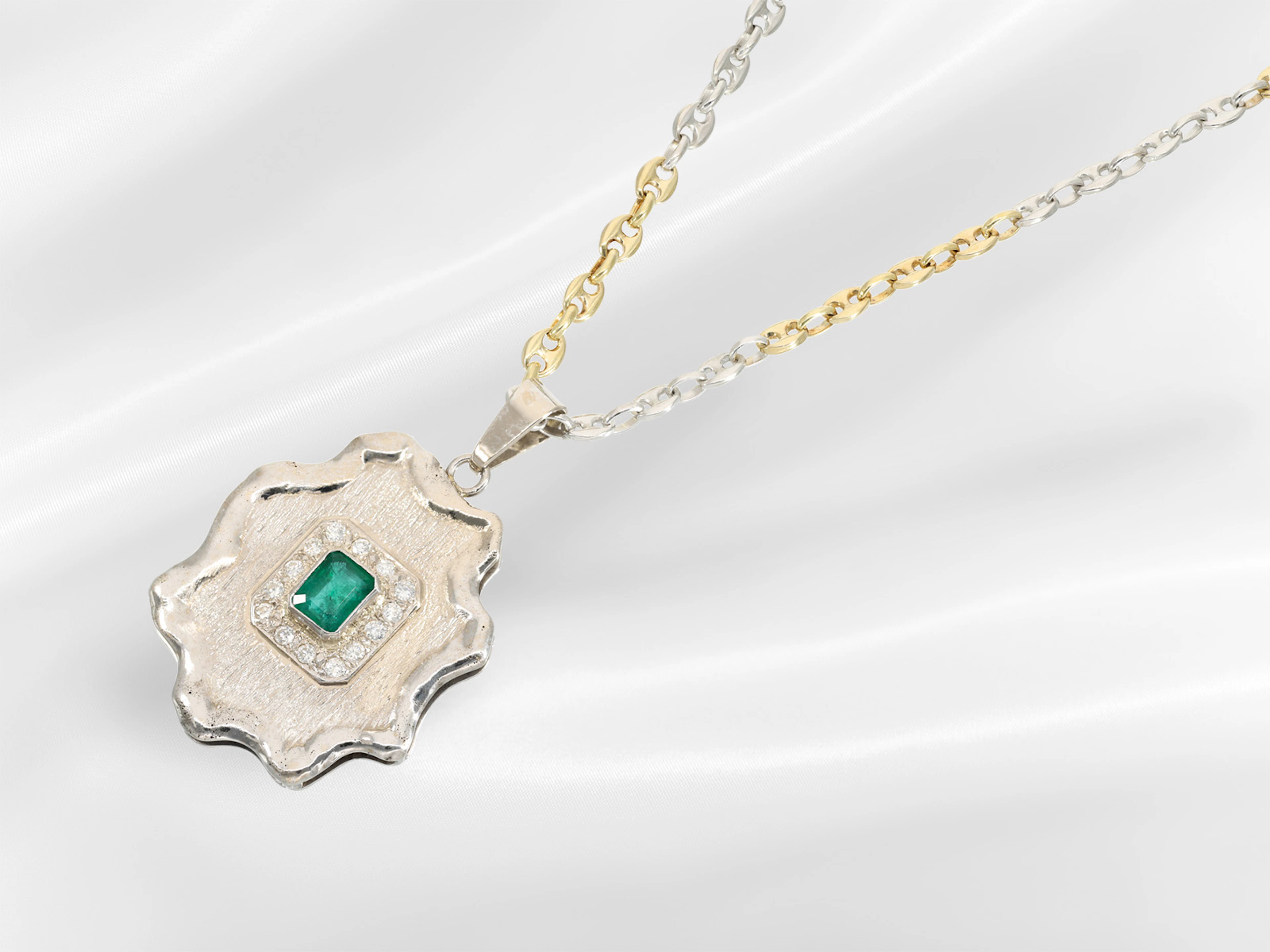 Necklace/pendant: Two-tone necklace with a white gold emerald and