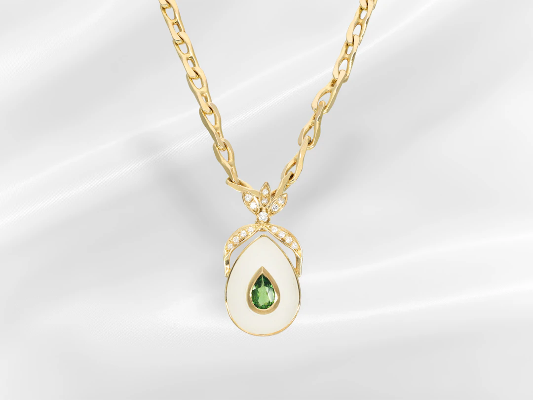 Necklace/pendant: vintage gold necklace with decorative brilliant-cut