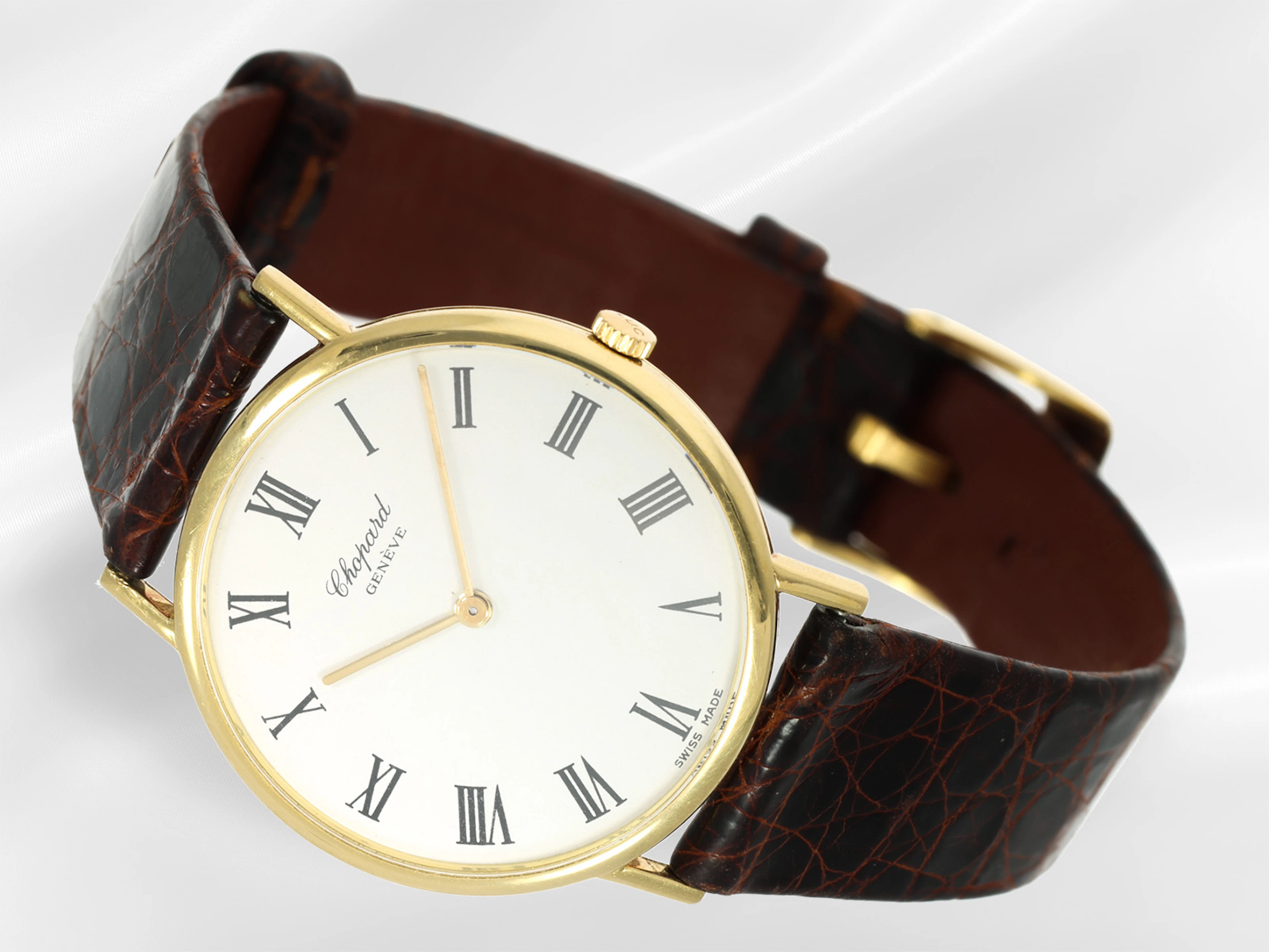 Wristwatch: high-quality and formerly expensive vintage men’s watch