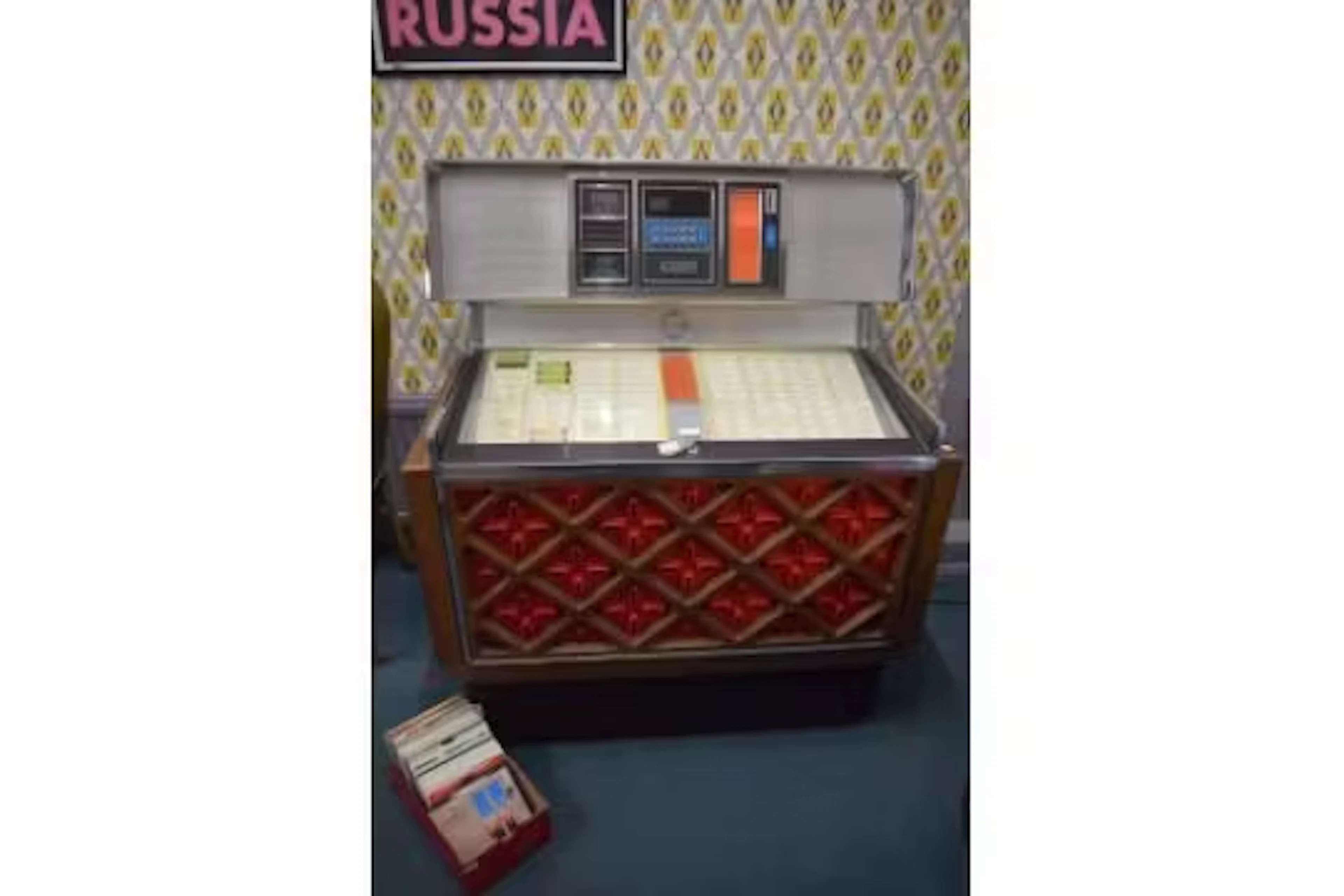 Rowe AMI Stereo 200 Solid State Jukebox in Working Condition with