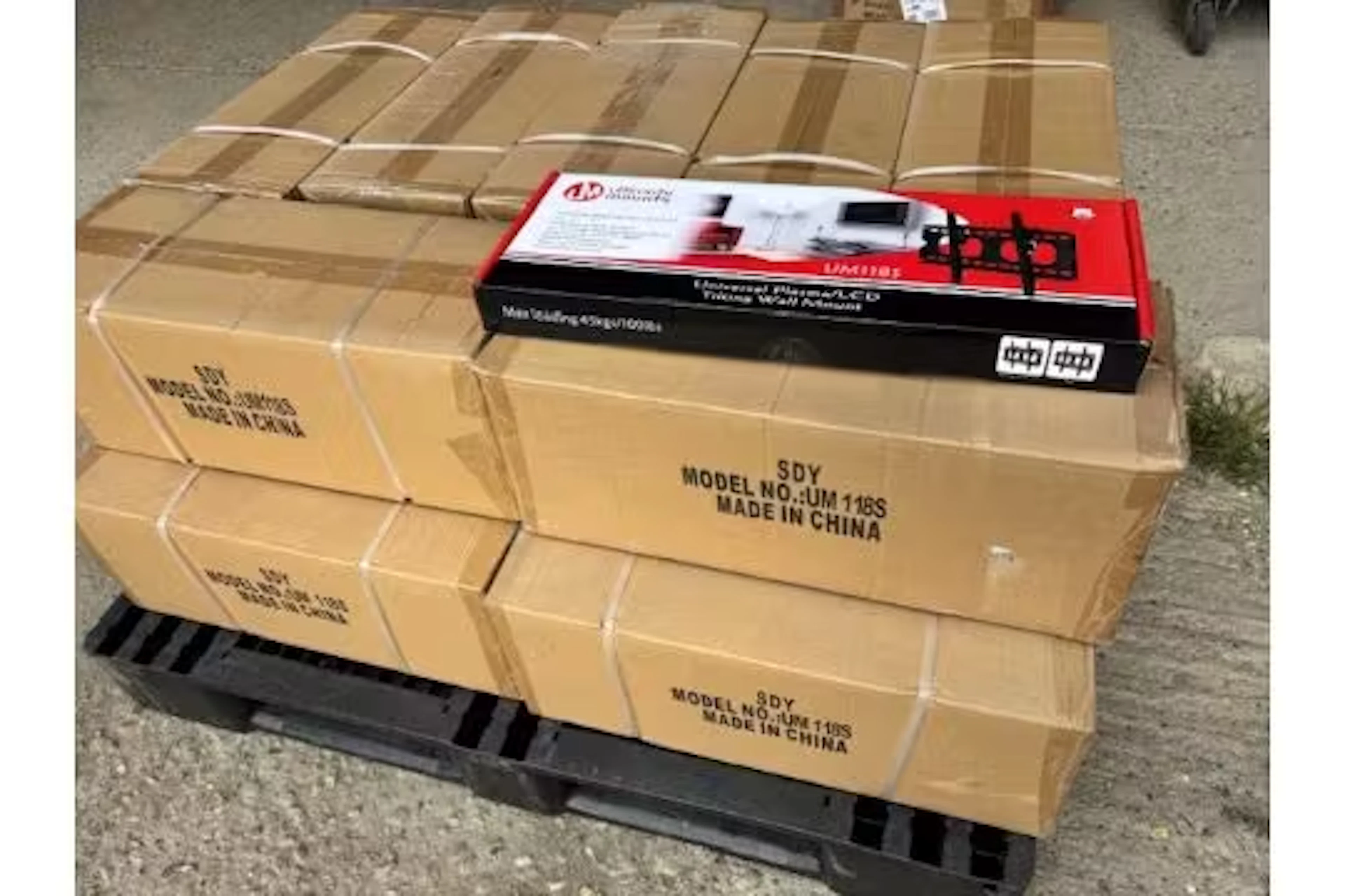 1 pallet of brand new TV wall mounts 60 pieces Ultimate Mounts UM118S