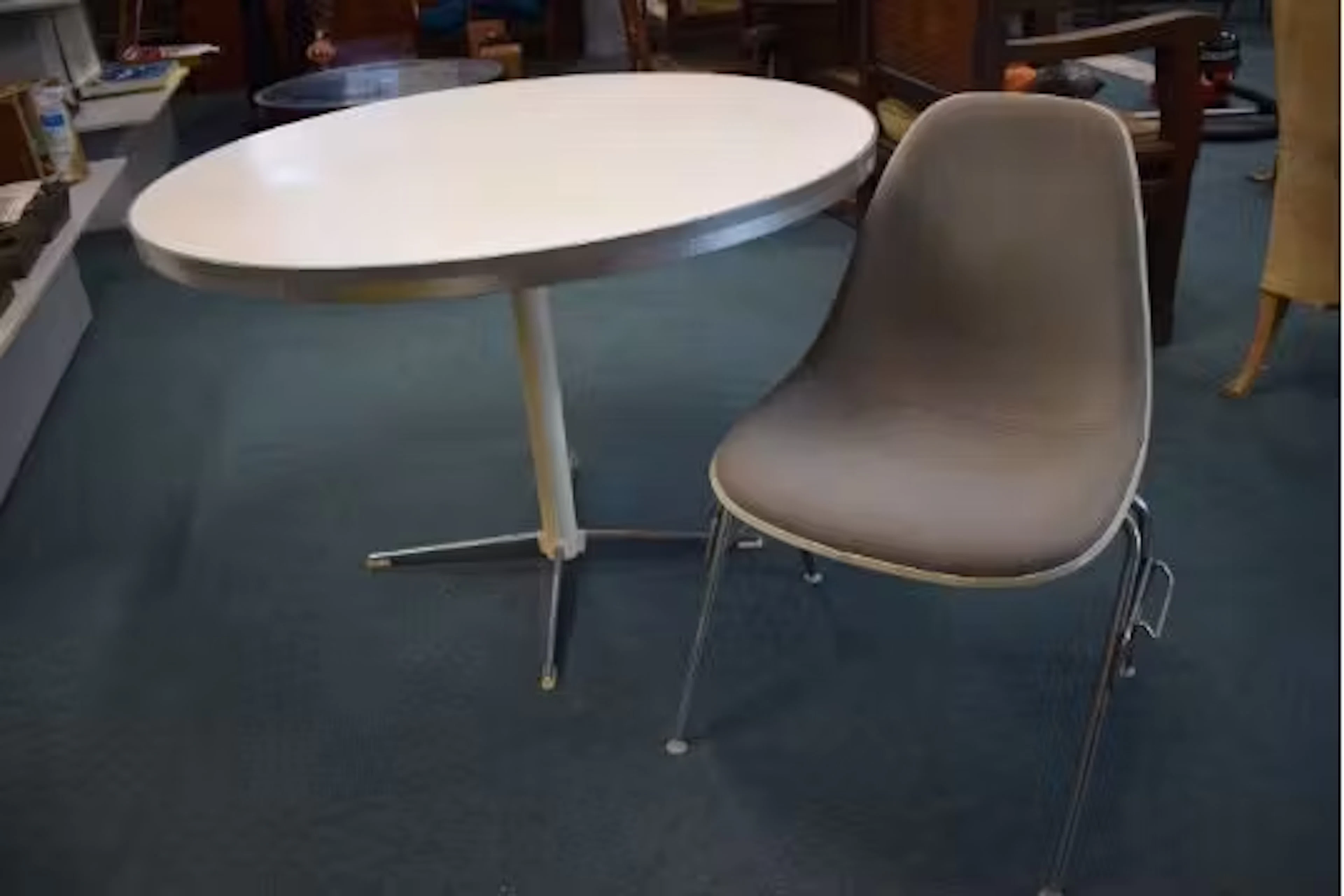 White Circular Retro Table on Chrome Base with Unm