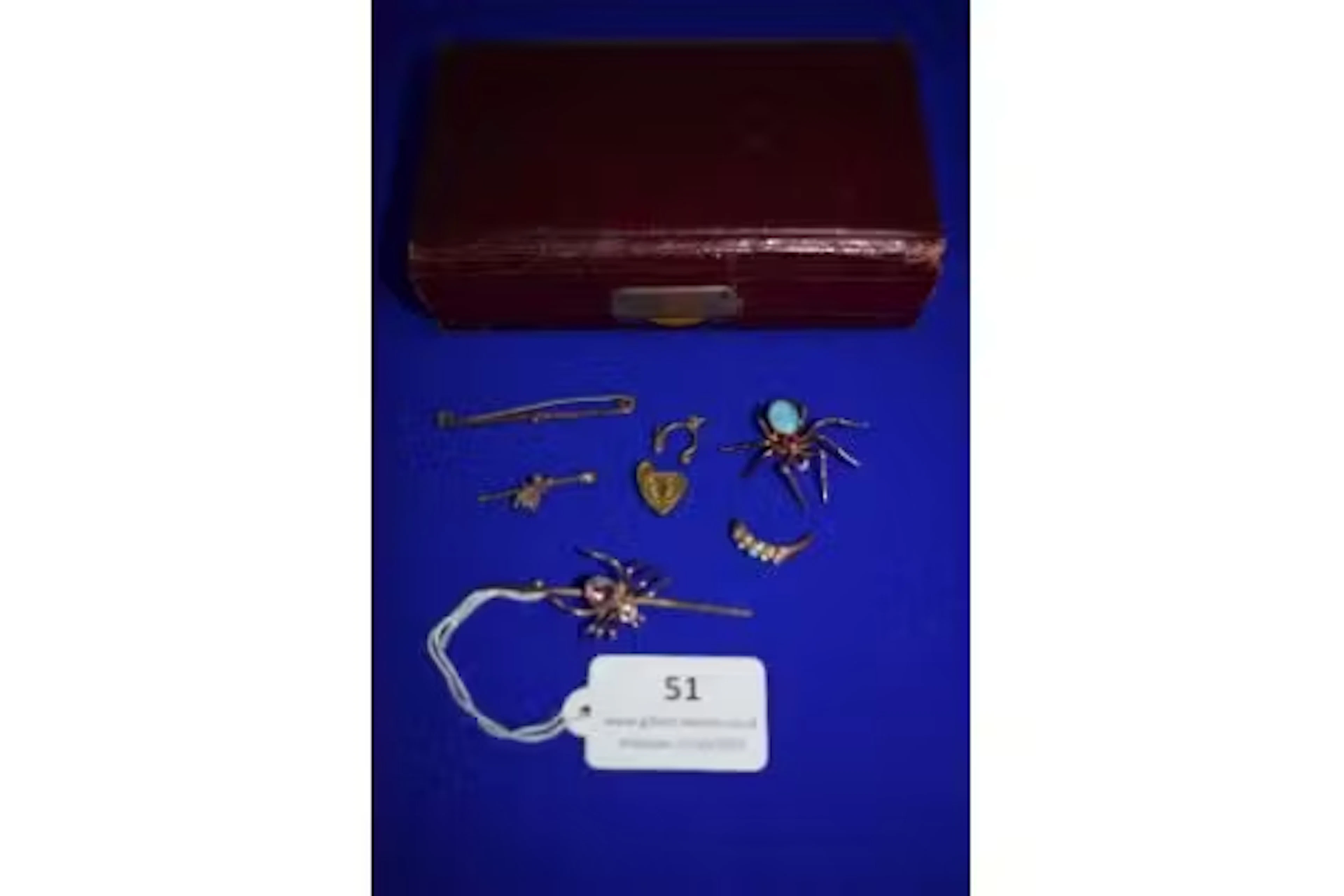2x Victorian 9ct Gold Spider Brooches (one AF), plus Scrap Gold ~13.5g total