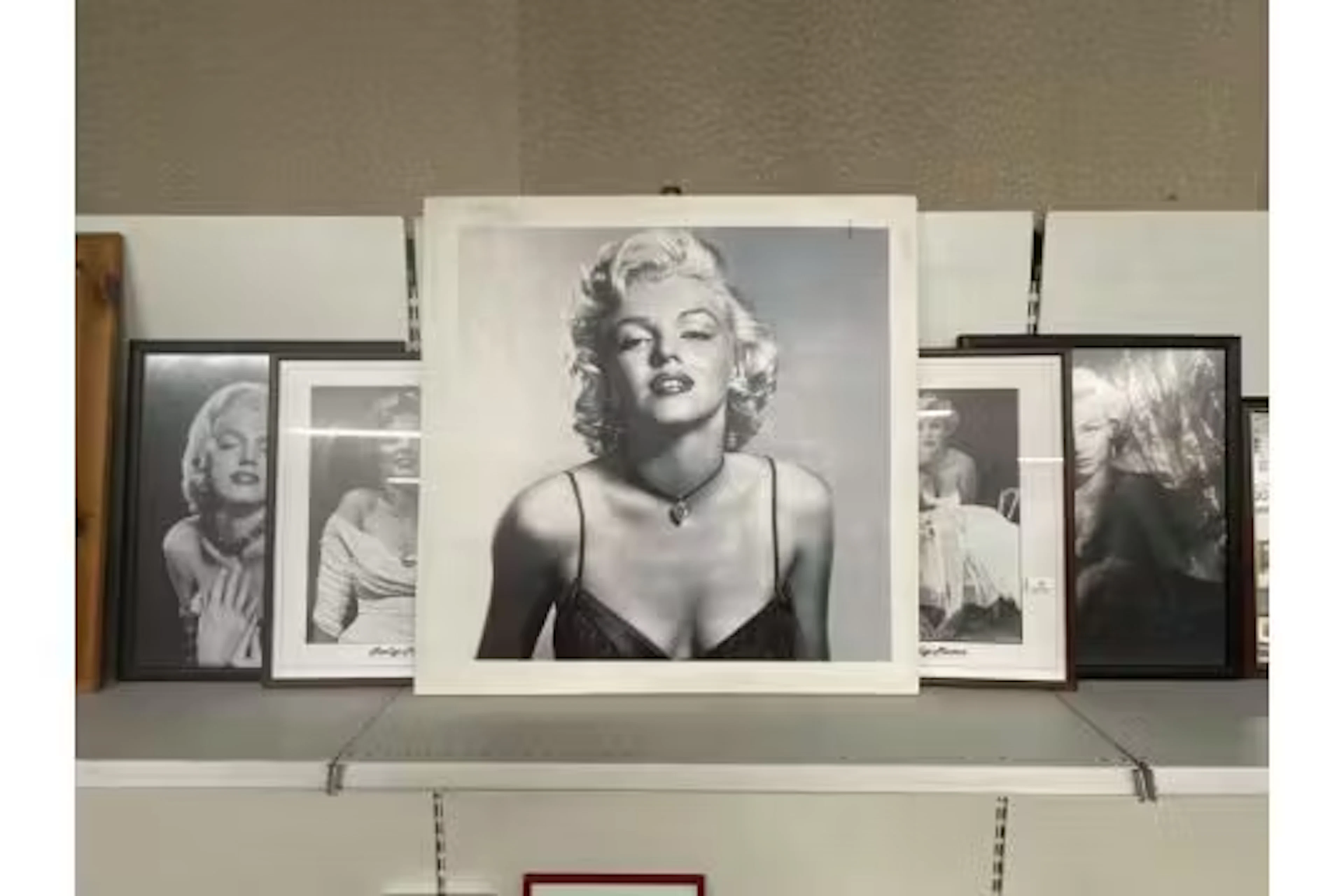 5 x Black & White Marilyn Monroe Pictures of various sizes