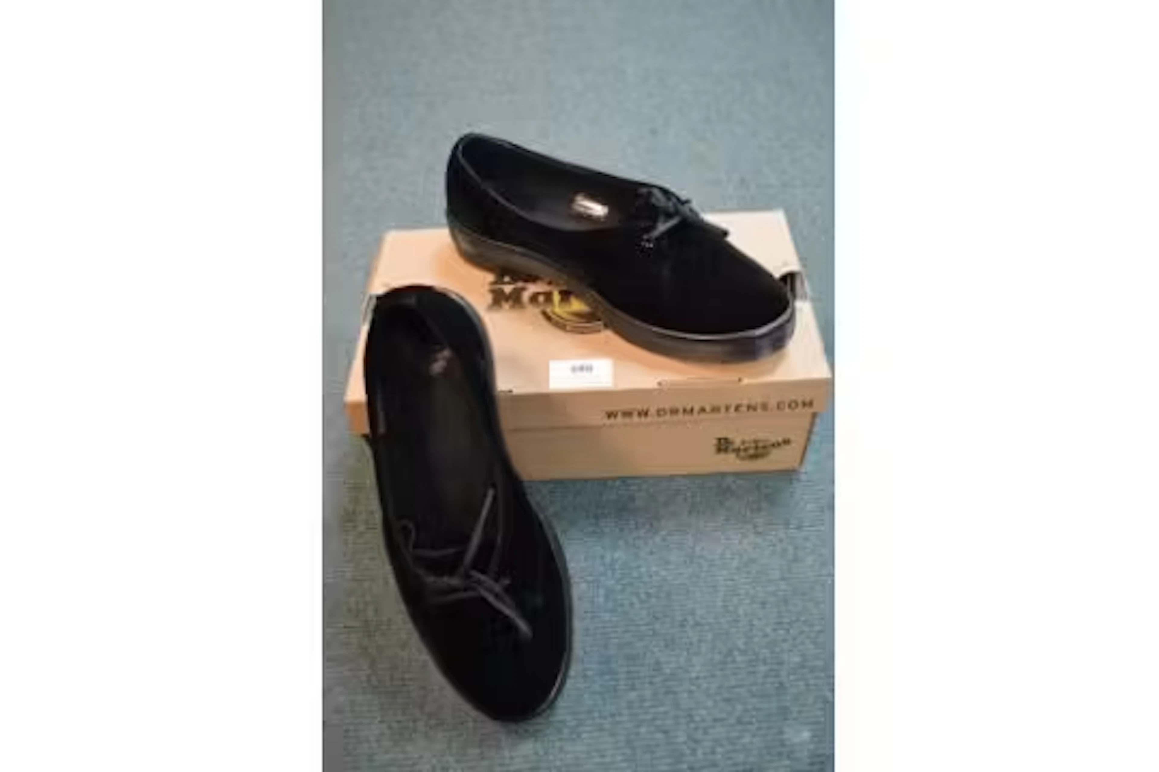 Pair of Dr. Martens Women’s Black Velvet Shoes Size: 4