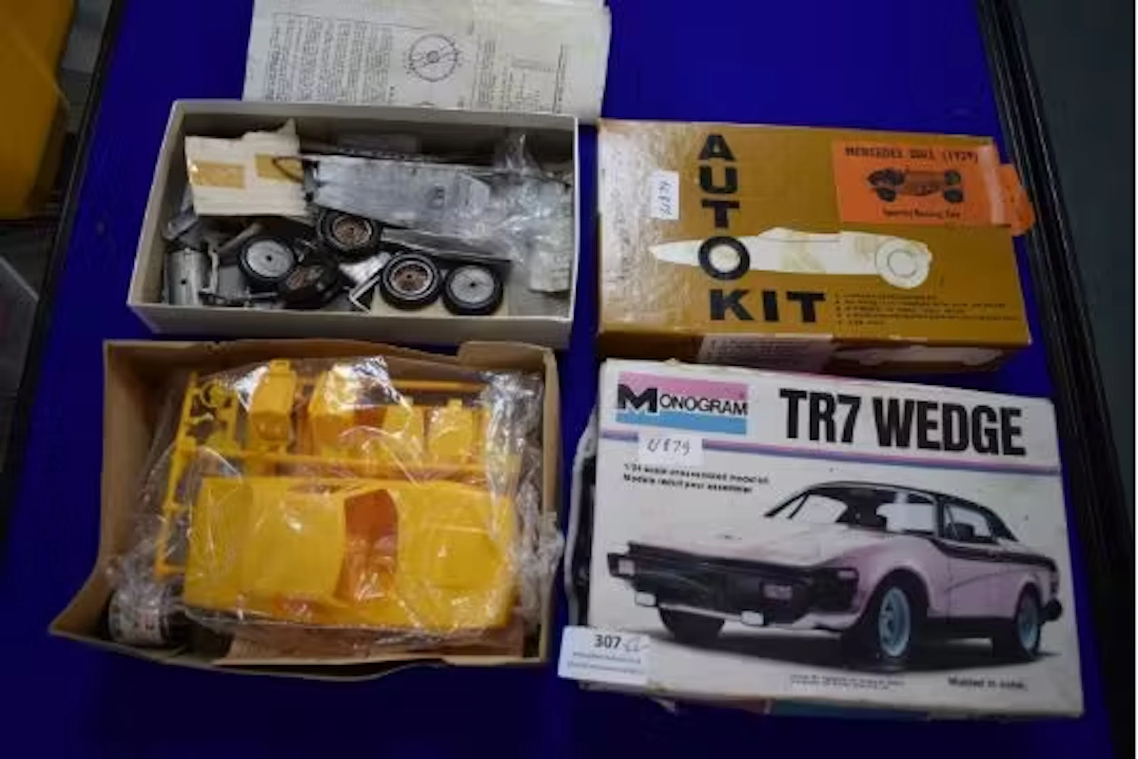 2x Model Car Kits 1:24 Scale Including Metal Mercedes SSKL 1929 Racing
