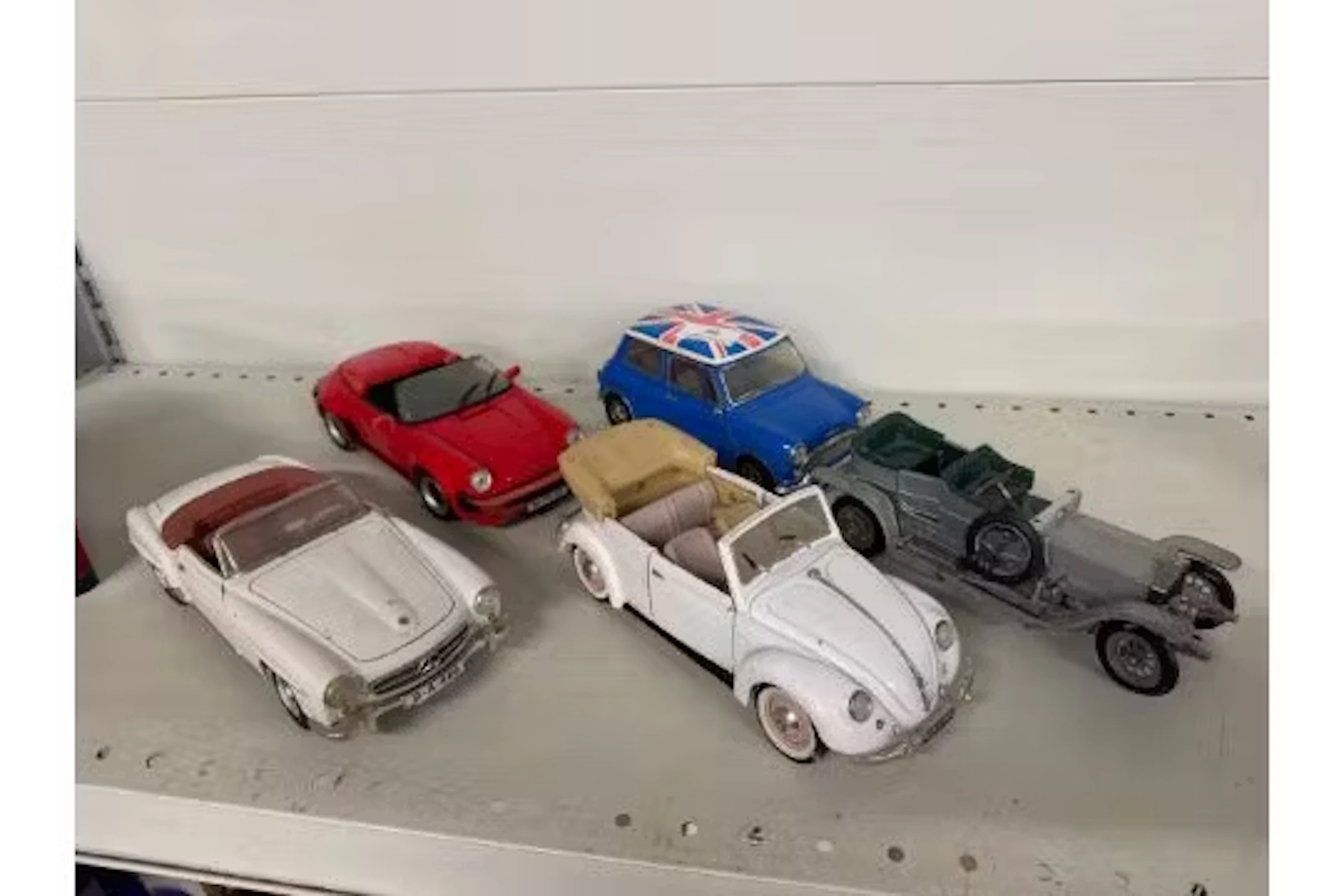 5 x Die Cast model replica cars with a 1:18 scale