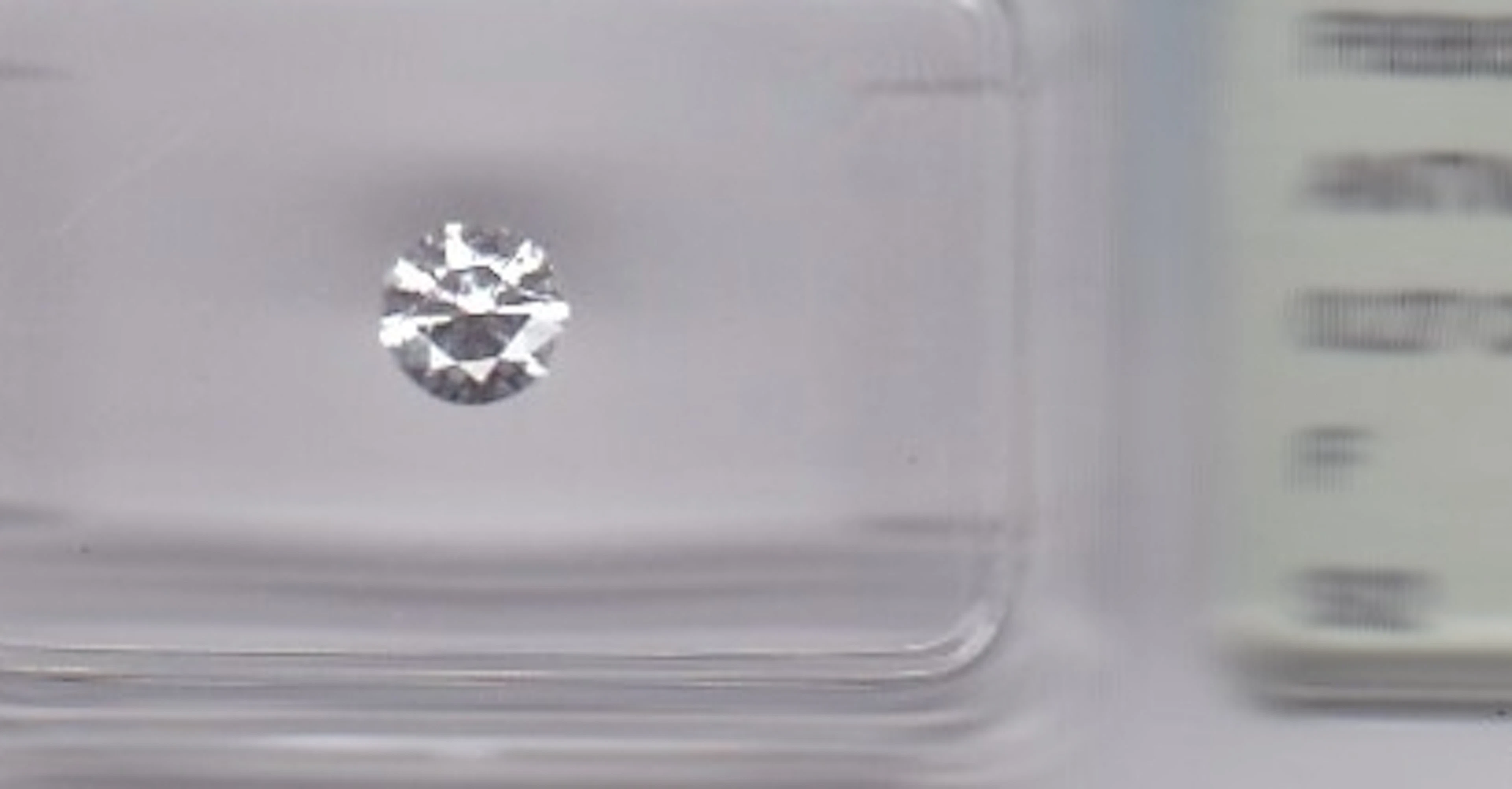 0,27 ct Brillant si2 Farbe F IGI-Zertifikat