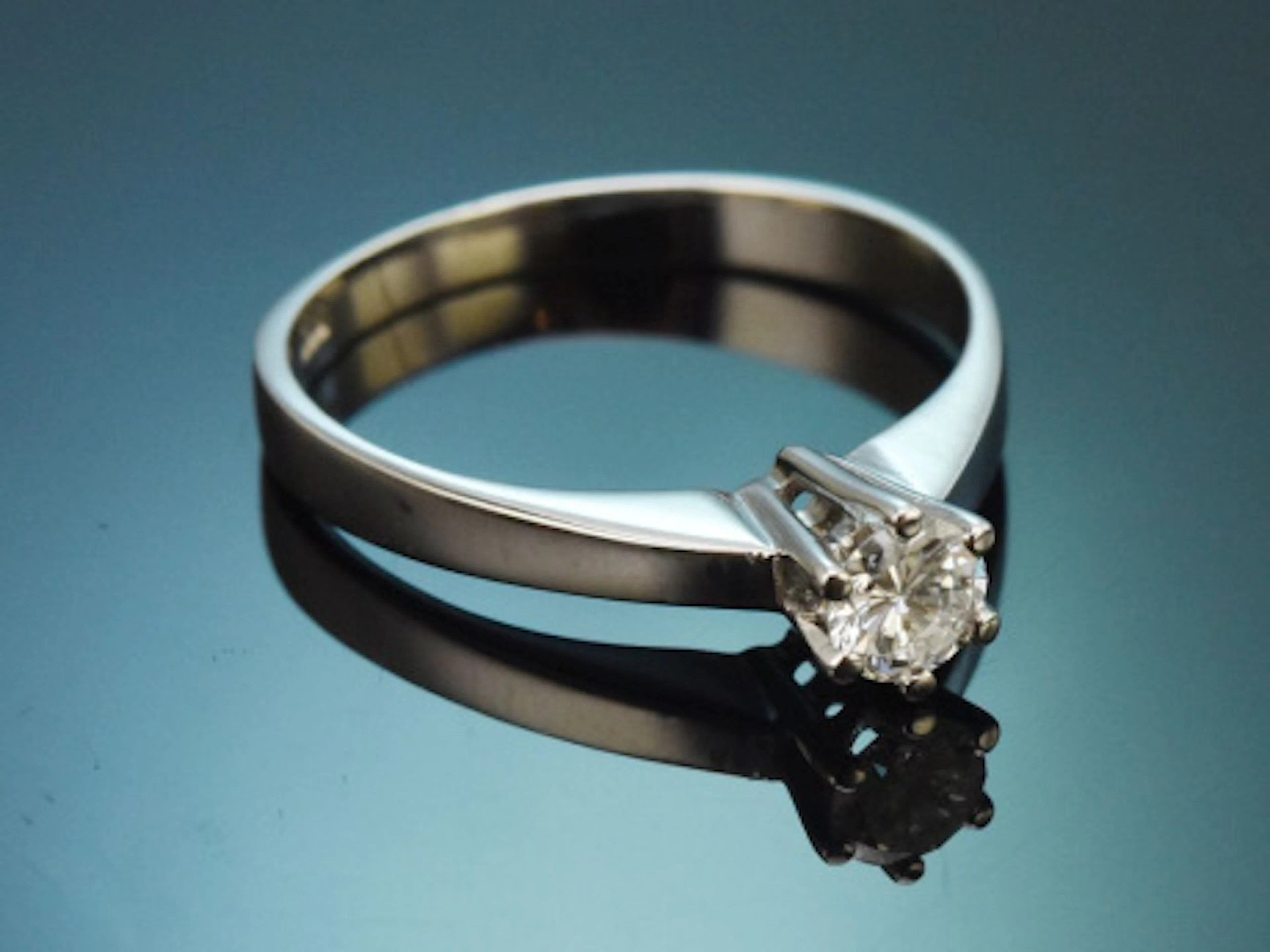 Um 1980! Klassischer feiner Brillant Solitär Ring ca. 0,3 ct Weißgold 585