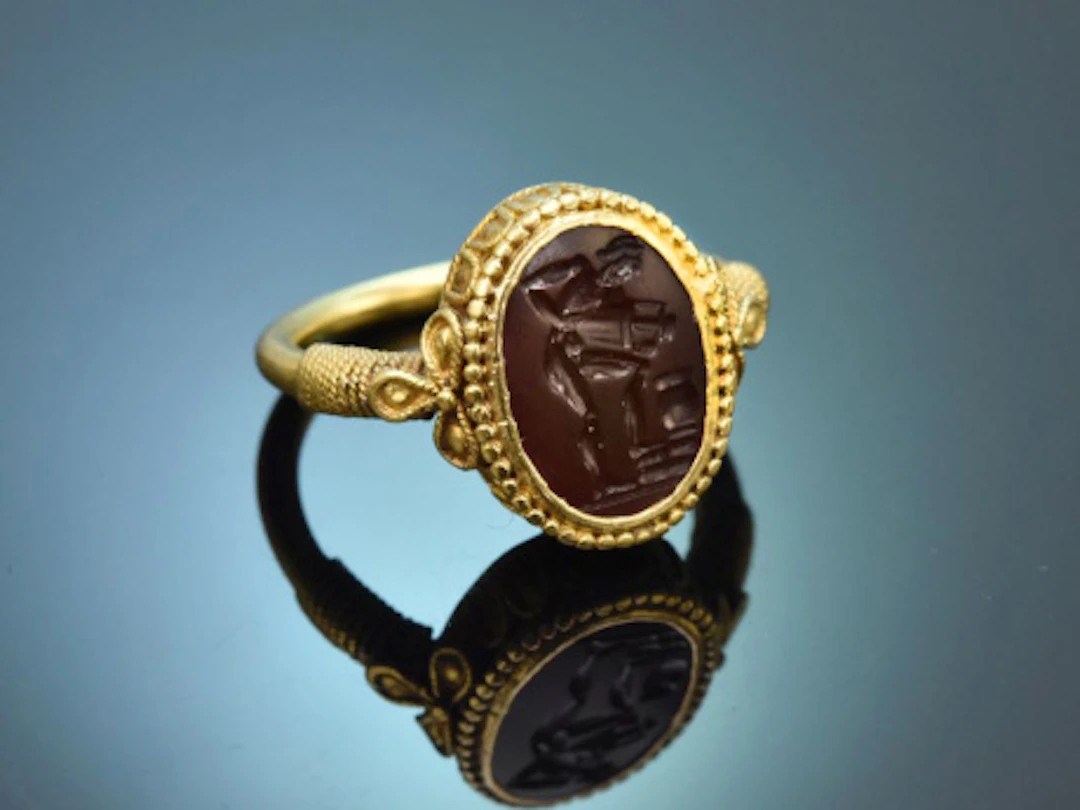Um 1950! Seltener handgearbeiteter Ring mit historischem Intaglio aus Gold 916