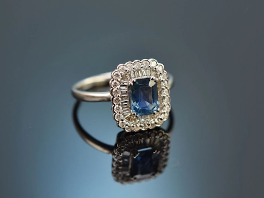 Edler Saphir Ring mit Diamanten Weißgold 750