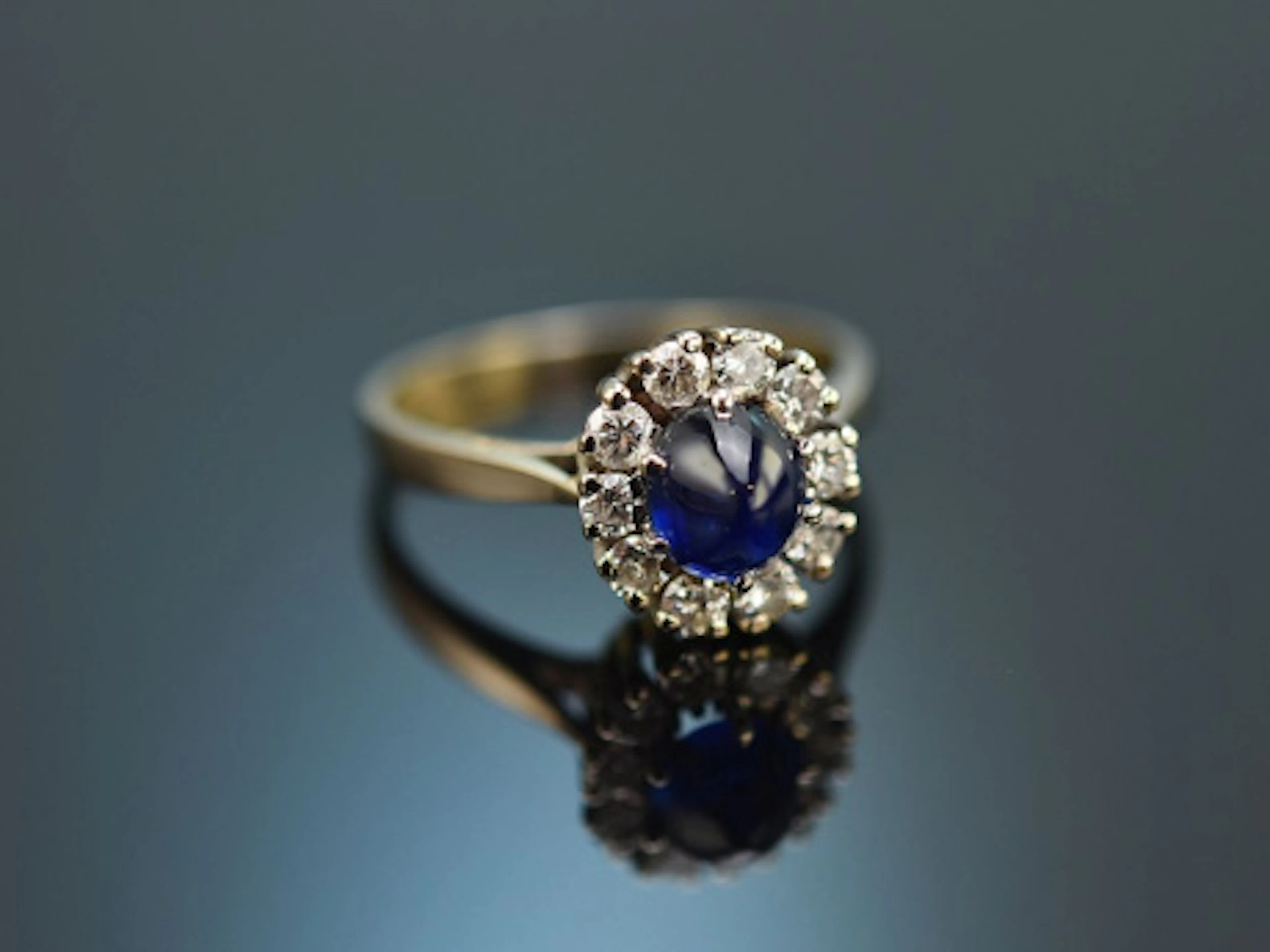 Wien um 1970! Feiner Ceylon Saphir Ring mit Brillanten Weißgold 750