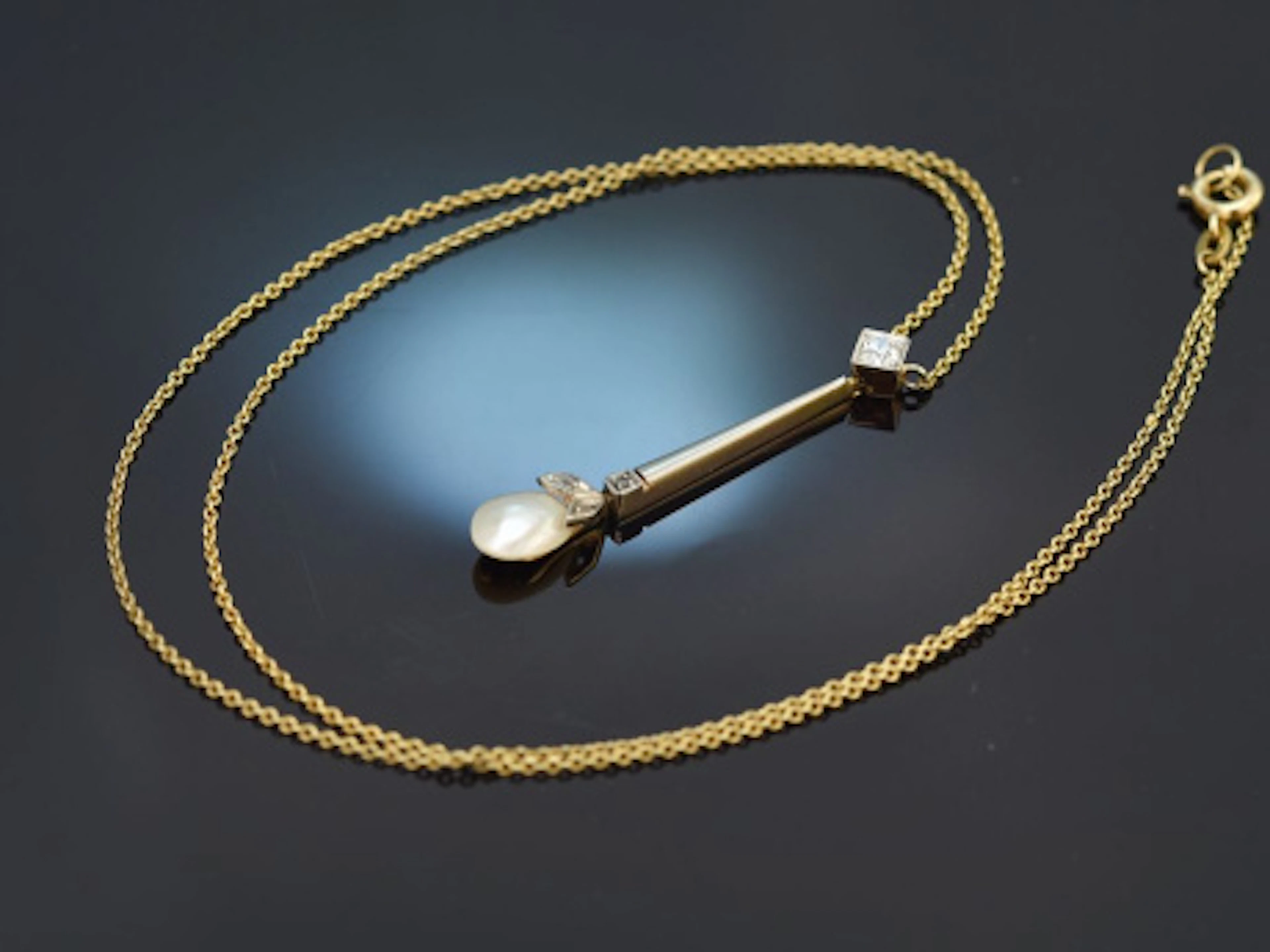 Um 1910! Belle Epoque Negligé Collier mit Diamanten und Halbperle aus Gold 585