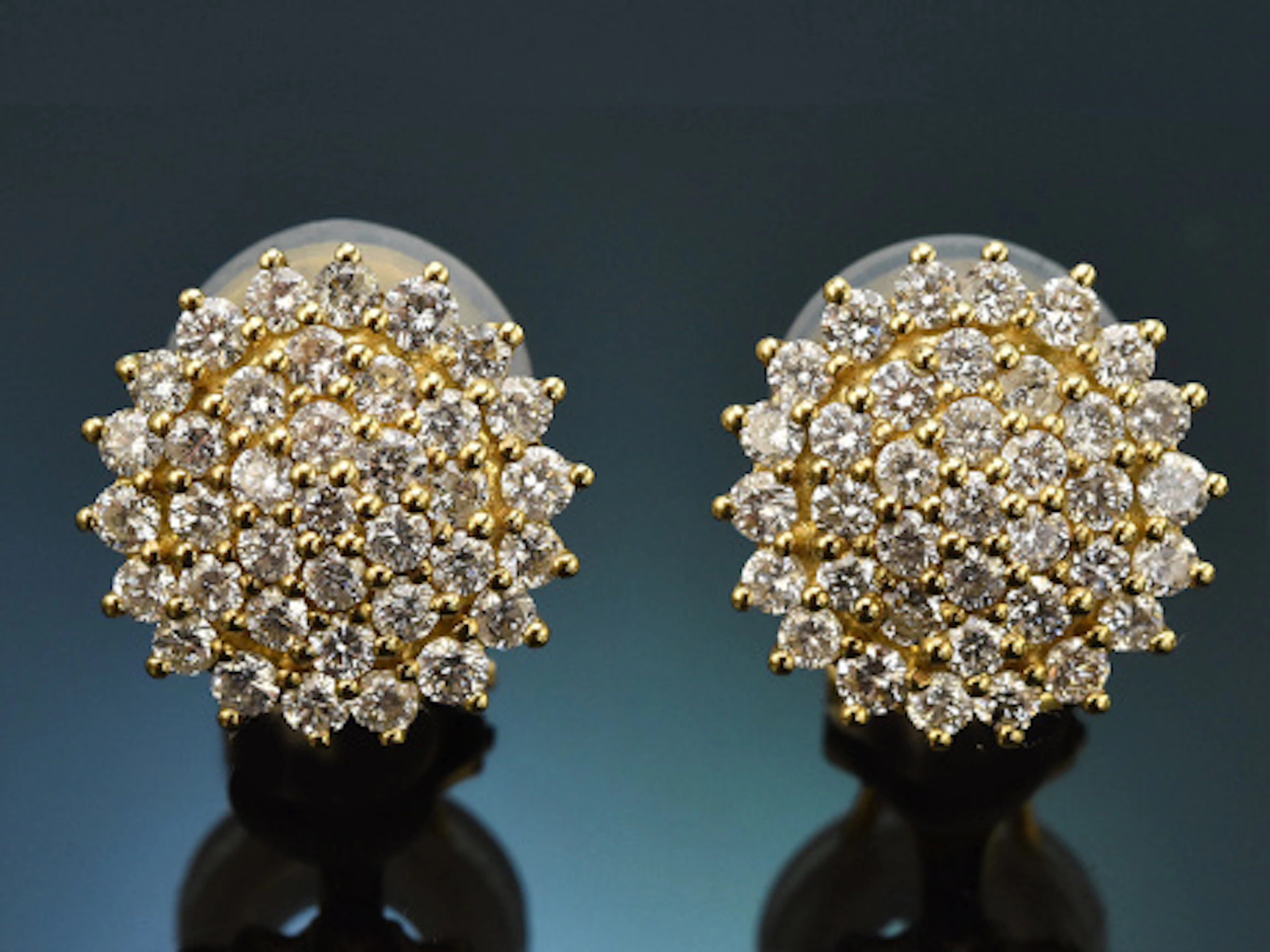 Fine Diamonds! Klassische Ohrringe mit 2 Carat Brillanten Gold 750
