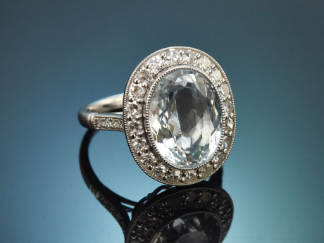 Wundervoller Aquamarin Ring mit Diamanten aus Weißgold 750