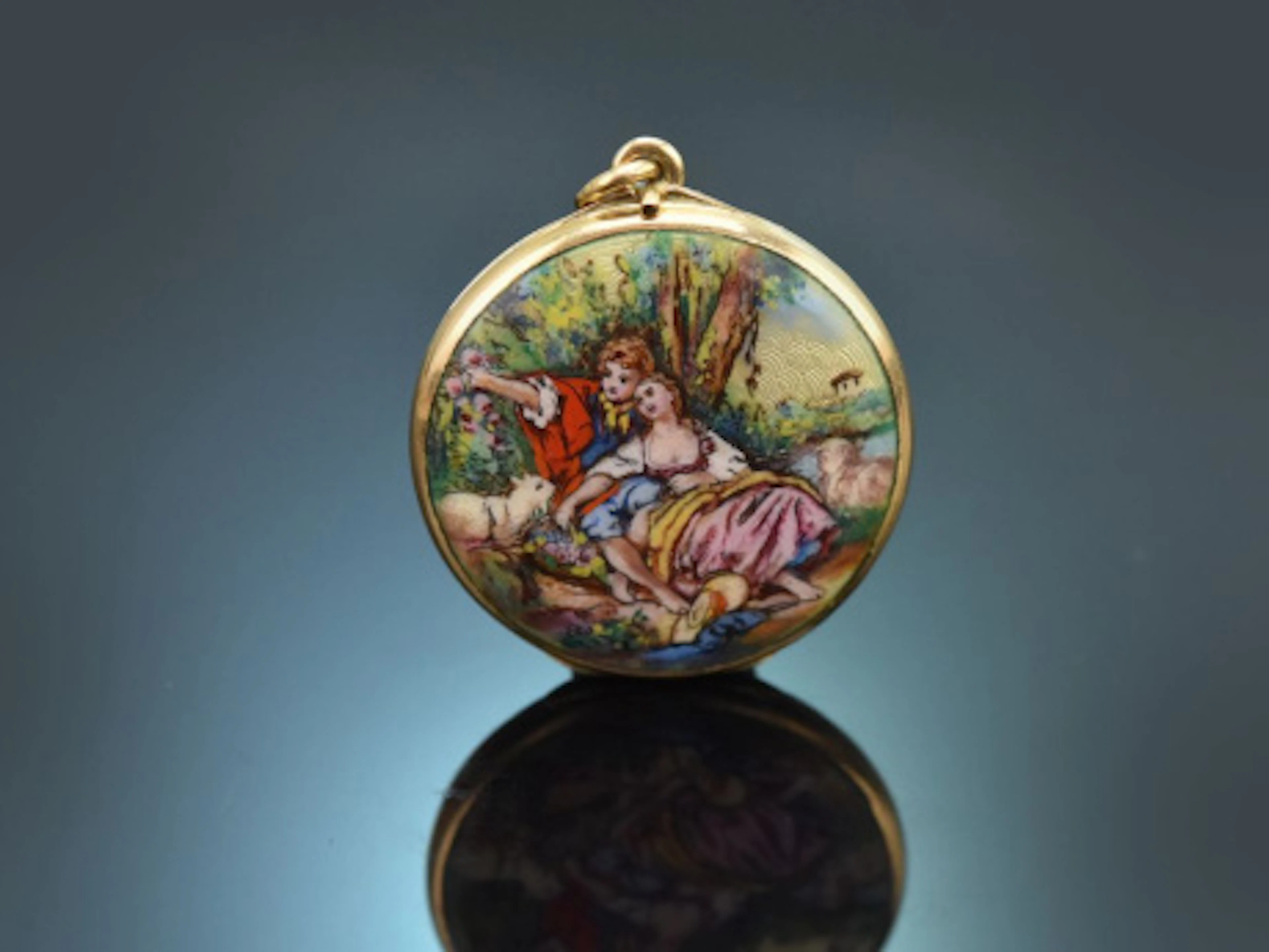 Um 1950! Emaille Medaillon Anhänger mit Schäferszene aus Gold 585