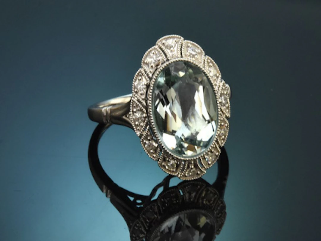 Aus unserer Werkstatt! Besonders schöner Aquamarin Ring mit Diamanten