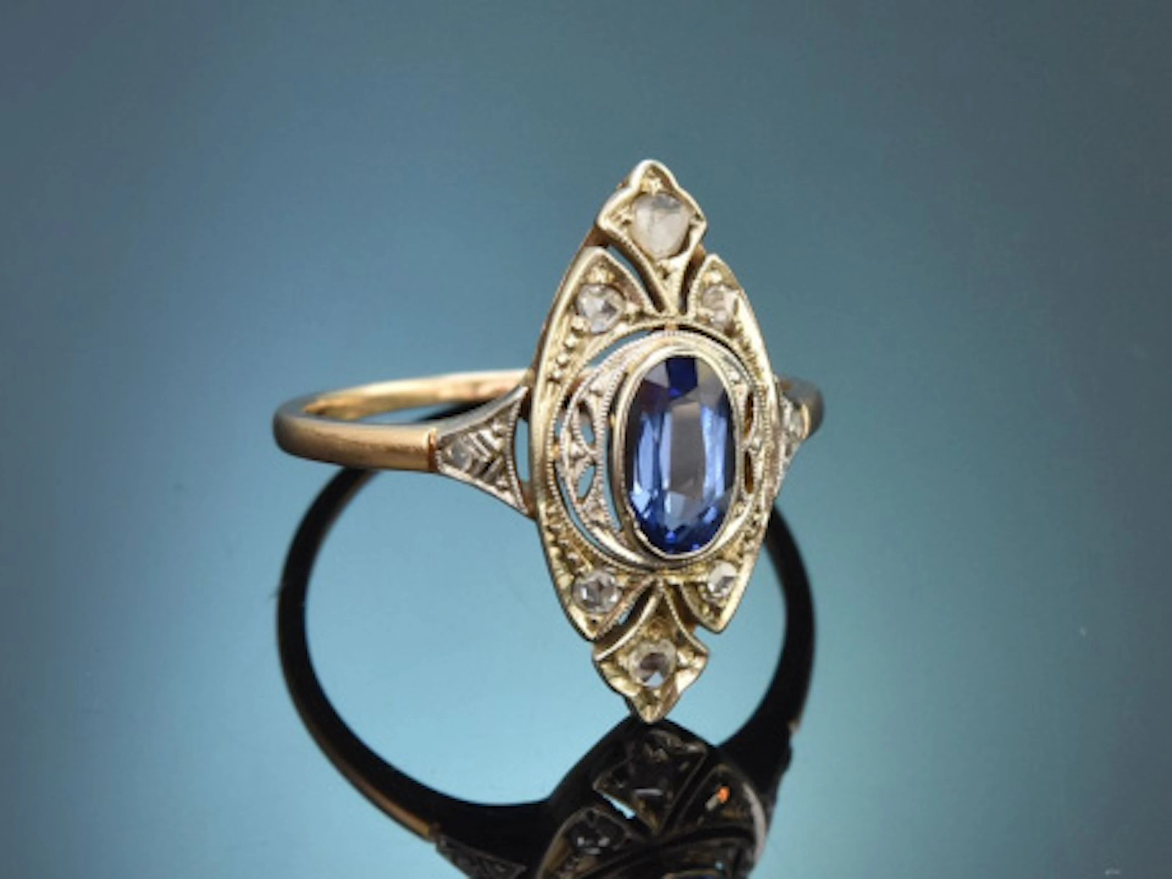 Süddeutsch um 1910! Feiner Ring mit Ceylon Saphir und Diamanten aus