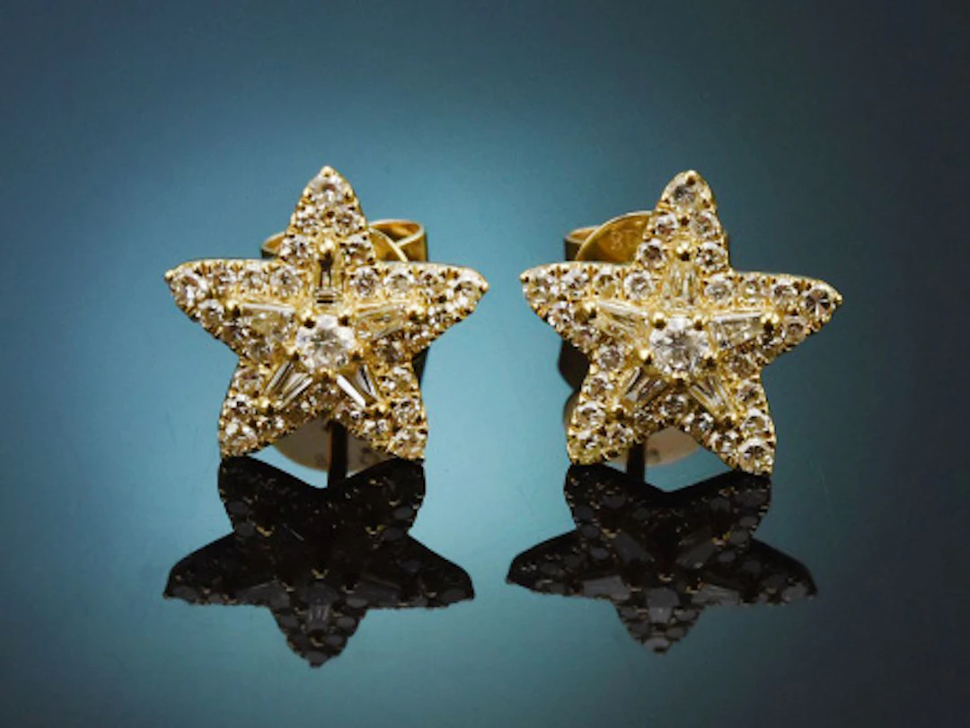 Bright Stars! Sternförmige Ohrringe mit 0,76 ct Diamanten aus Gold 750