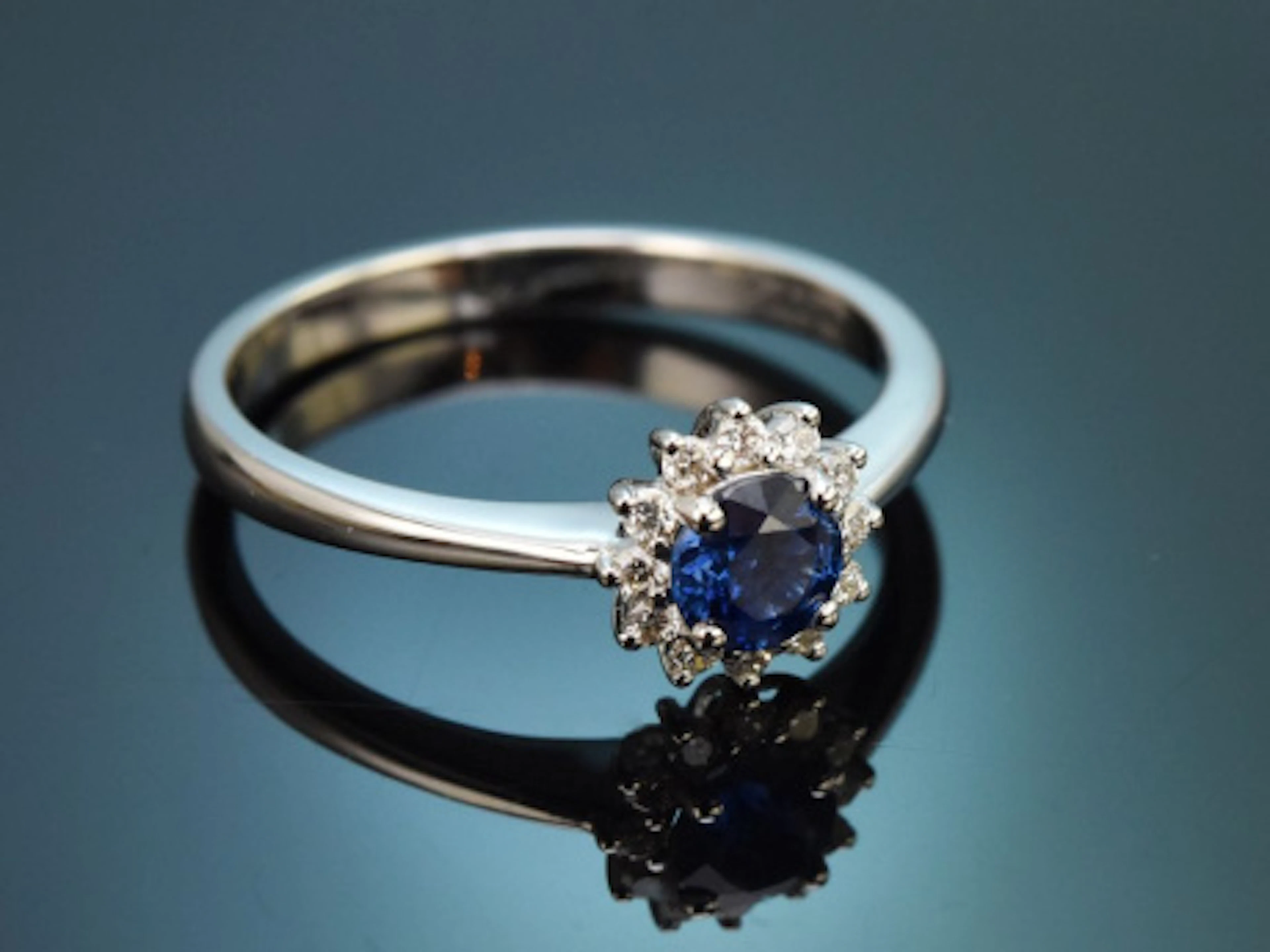 Bright Blue! Feiner Saphir Brillant Ring aus Weißgold 750