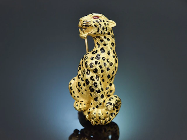 Frankreich um 1965! Seltene Leoparden Brosche mit Emaille und Rubin