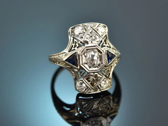 Um 1920! Edler Art Deco Ring mit Diamanten und Saphiren Weißgold 750