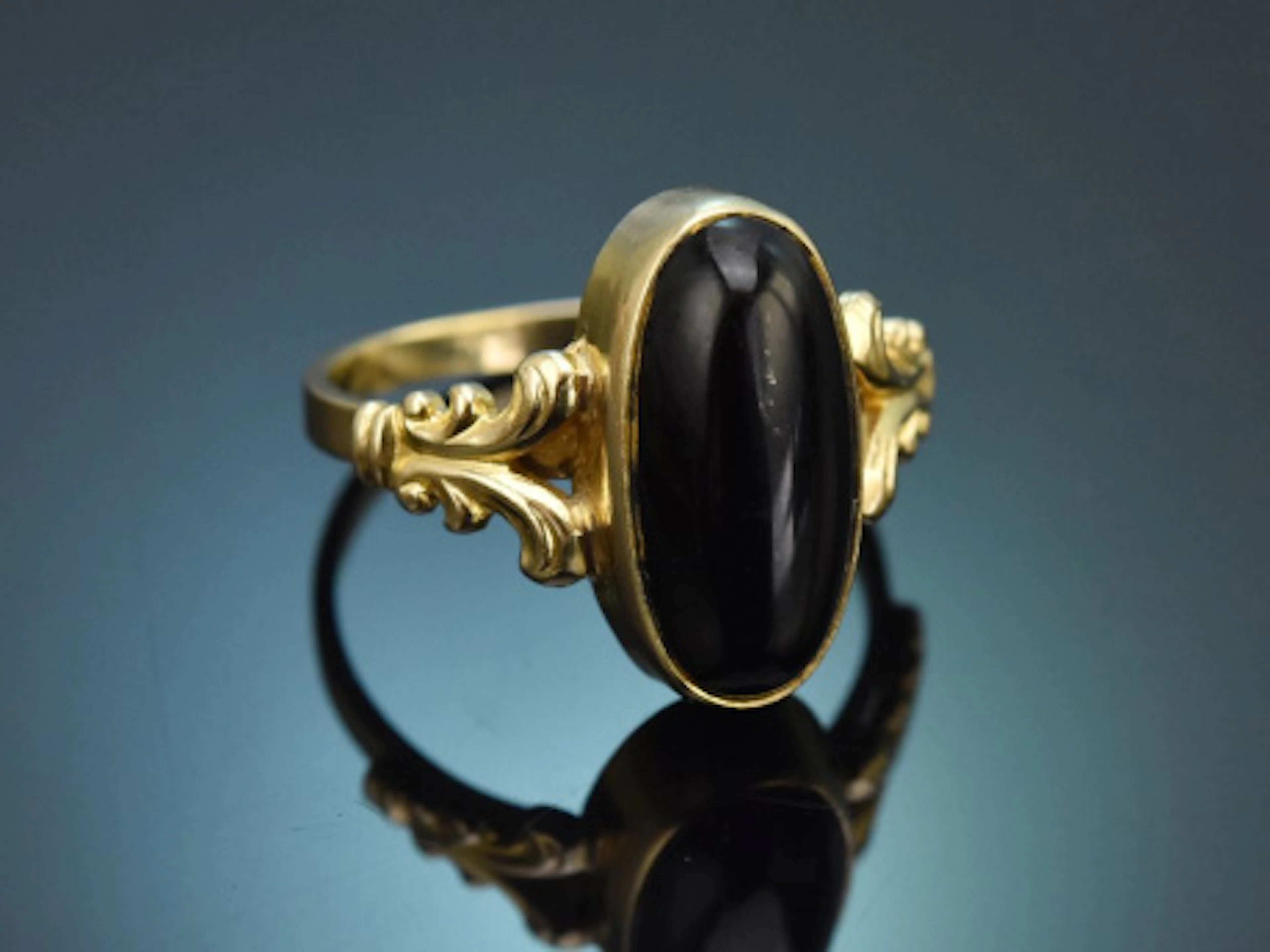 Pforzheim um 1950! Ring mit Onyx aus Gold 333