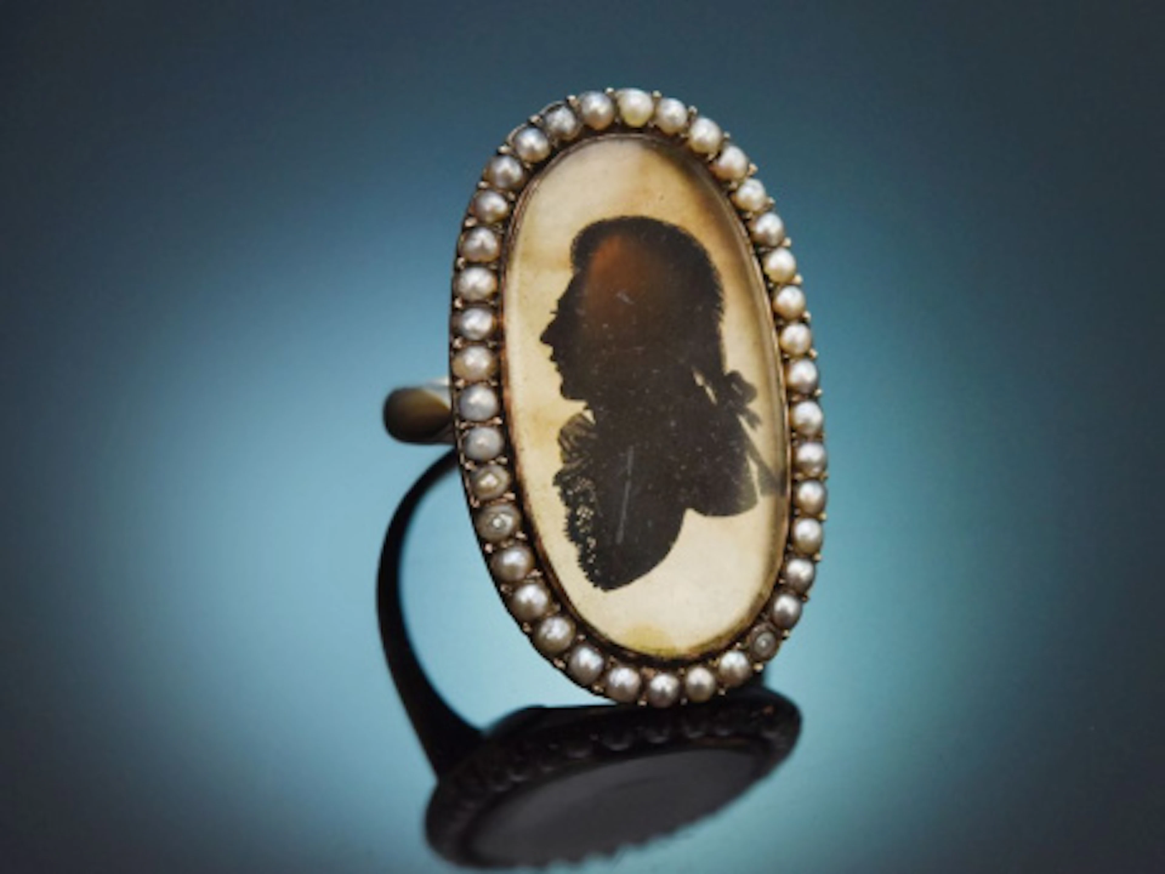 Um 1780! Seltener Spätrokoko Silhouette Ring mit Saatperlen aus Gold 585