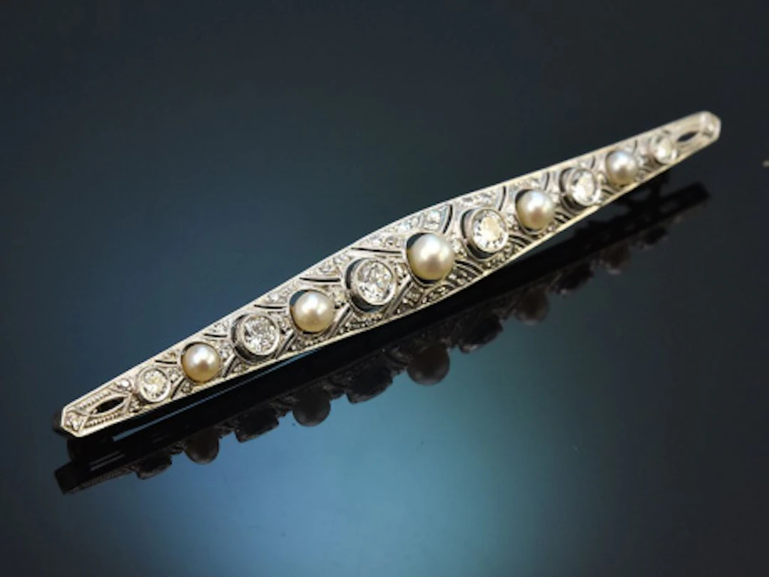 Augsburg um 1930! Edle Art Deco Brosche mit Diamanten und Perlen aus