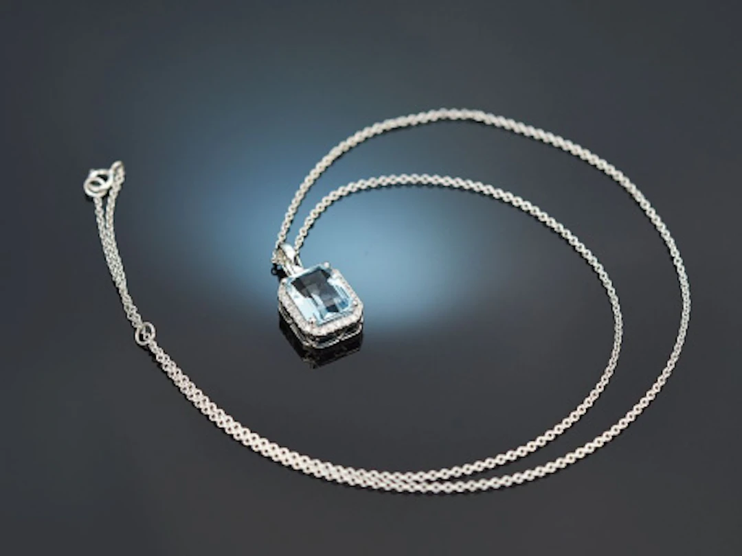 Feines Aquamarin Collier mit Diamanten Weißgold 750