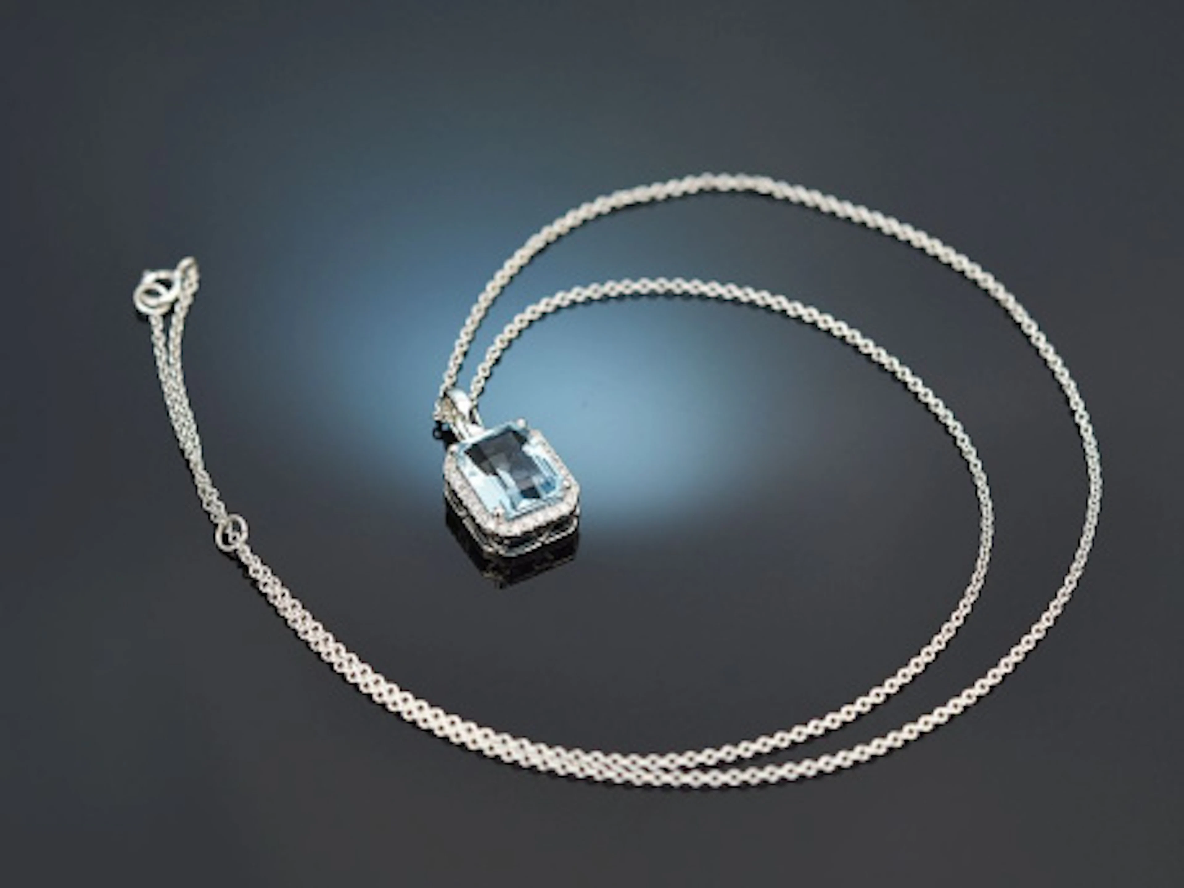 Feines Aquamarin Collier mit Diamanten Weißgold 750