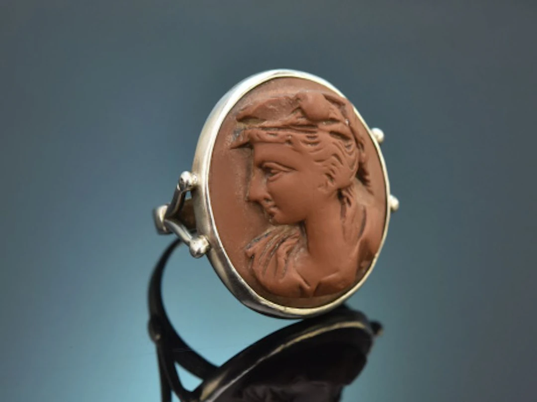 Italien um 1880! Großer Lava Kamee Ring aus Silber