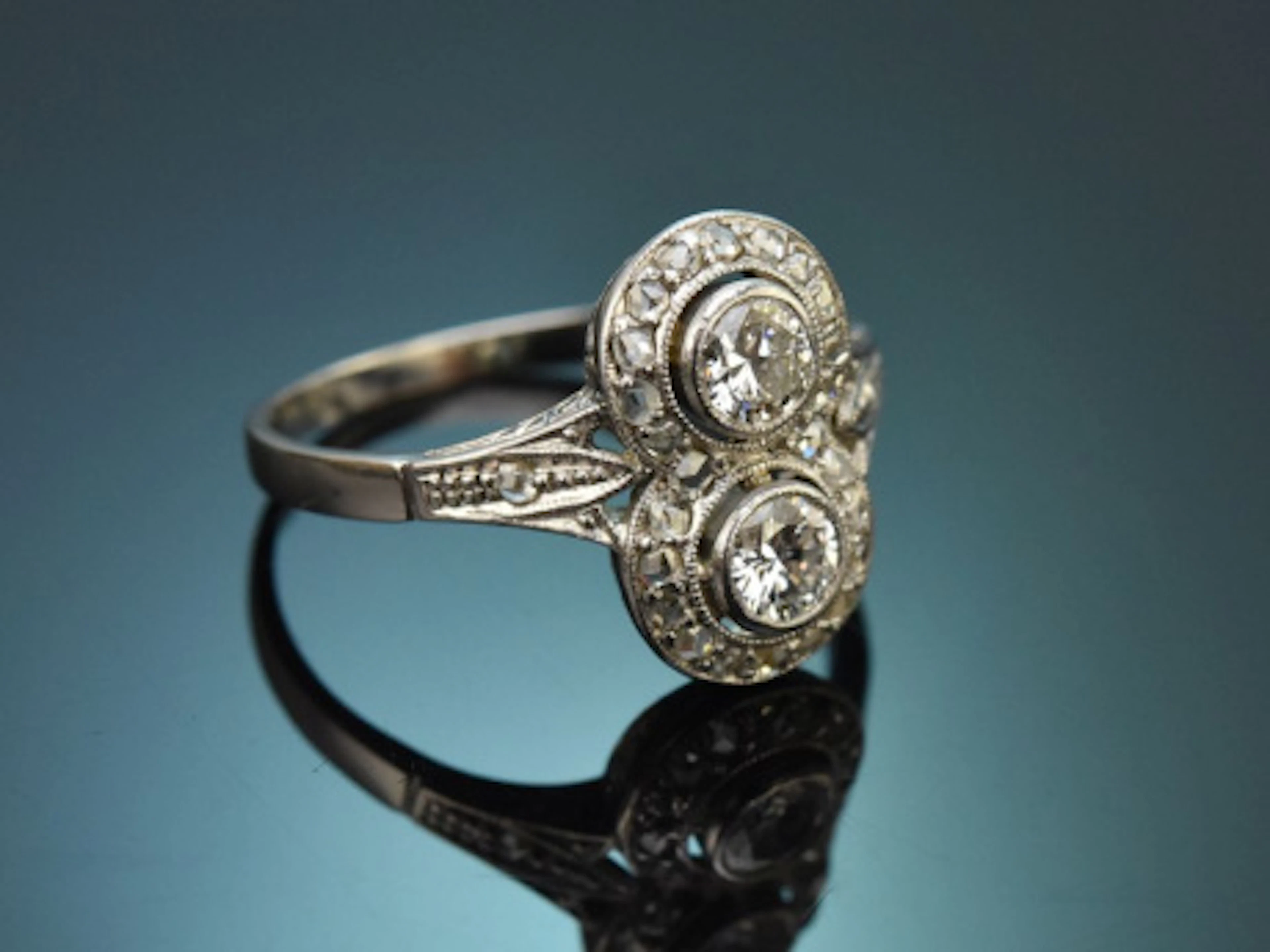 Um 1928! Edler Art Deco Ring mit Diamanten aus Weißgold 585