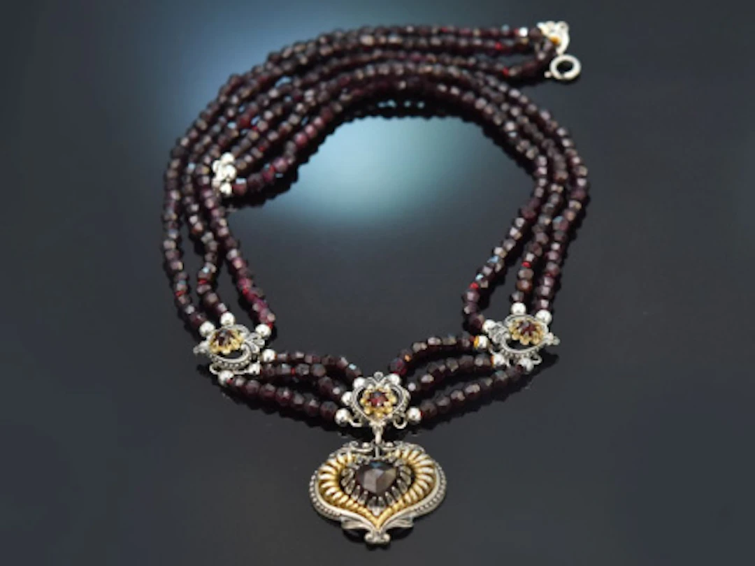 Tegernsee um 1960! Hübsche Granat Trachten Kette aus Silber 835
