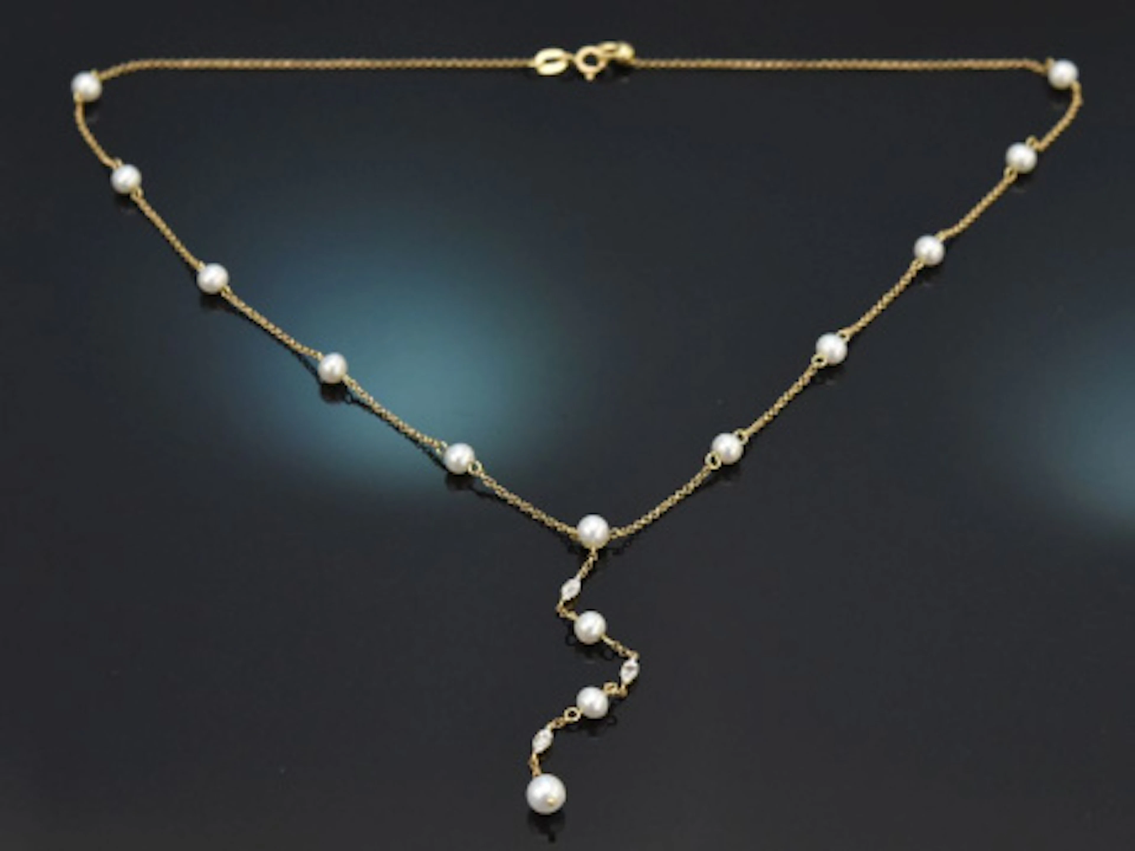 Schickes Y-Collier mit Diamanten und Zuchtperlen aus Gold 750