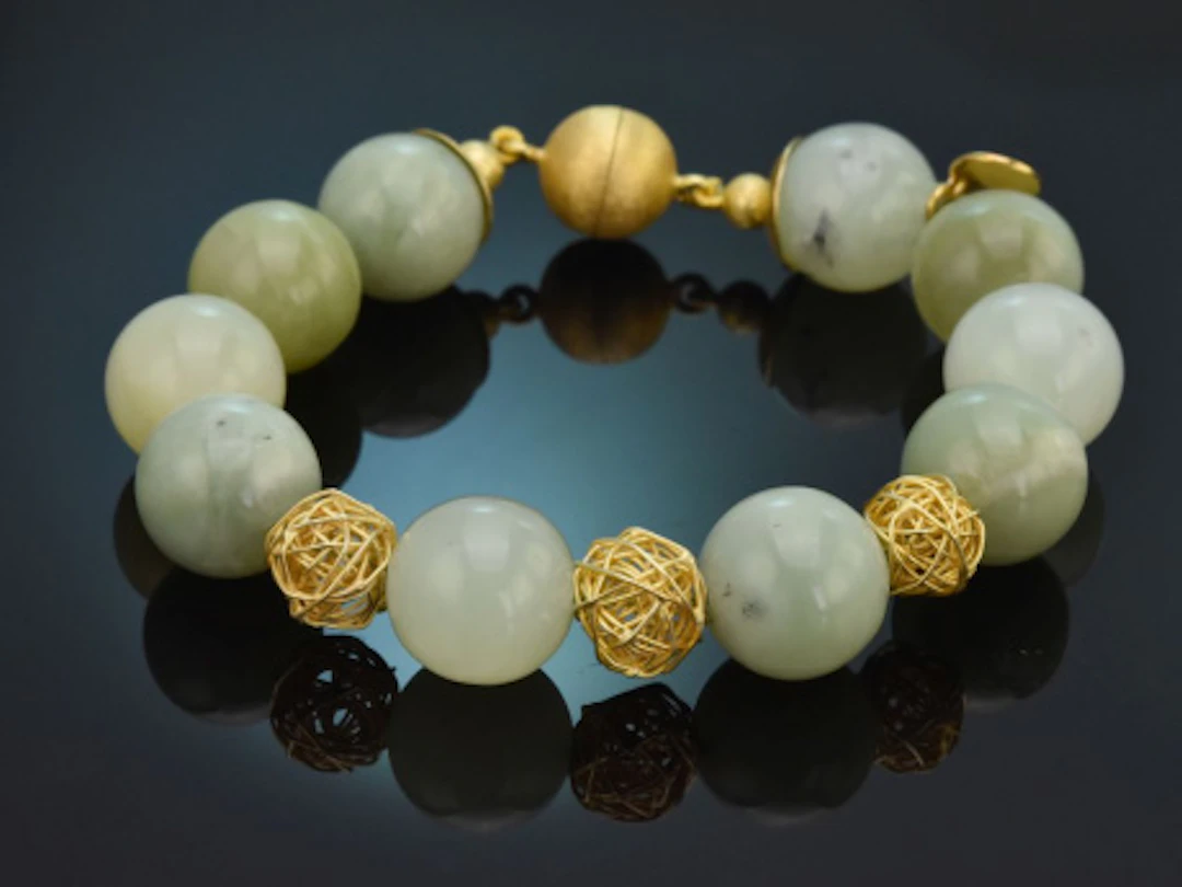 Aus unserer Werkstatt! Jadeit Armband mit vergoldetem Silber 925