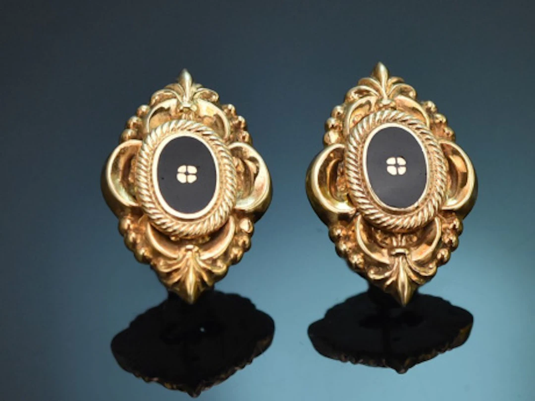 Um 1910! Hübsche Trachten Ohrringe mit Emaille aus vergoldetem Silber 800