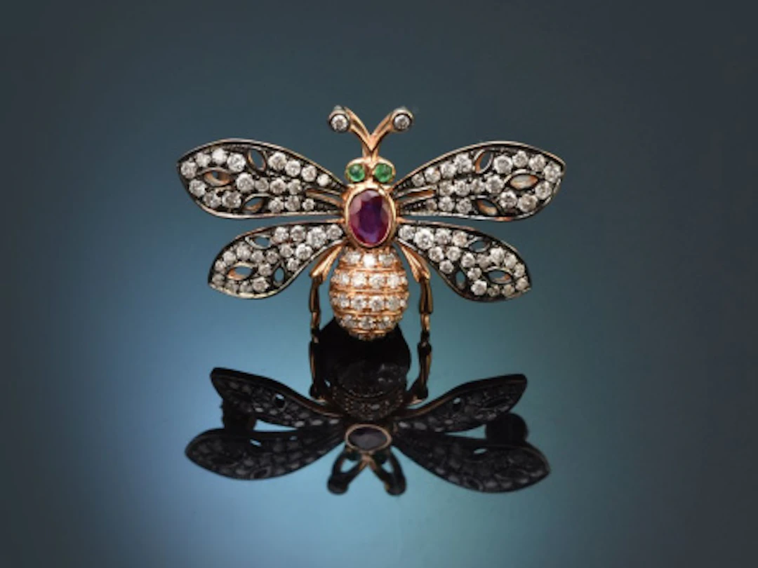 Tiny Bee! Bienen Brosche / Anhänger mit Rubin Smaragd und Brillanten
