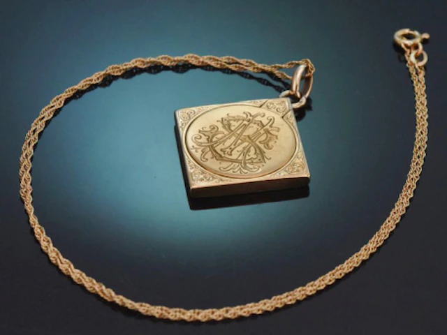 Nürnberg um 1880! Monogrammierter "MS" Medaillon Anhänger mit Kette