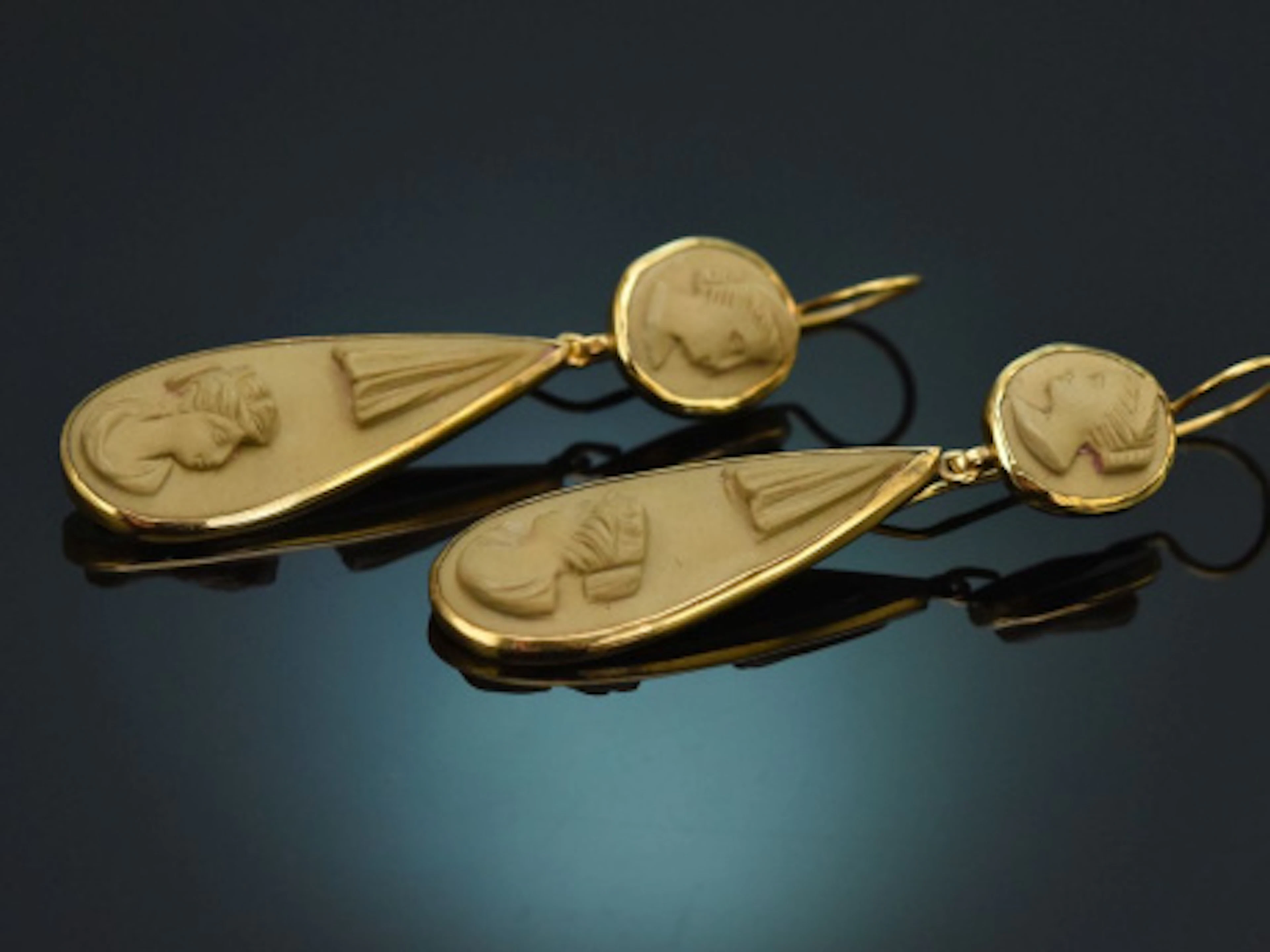 Neapel um 1880! Seltene Lava Kamee Ohrringe aus Gold 333 und vergoldetem Tombak